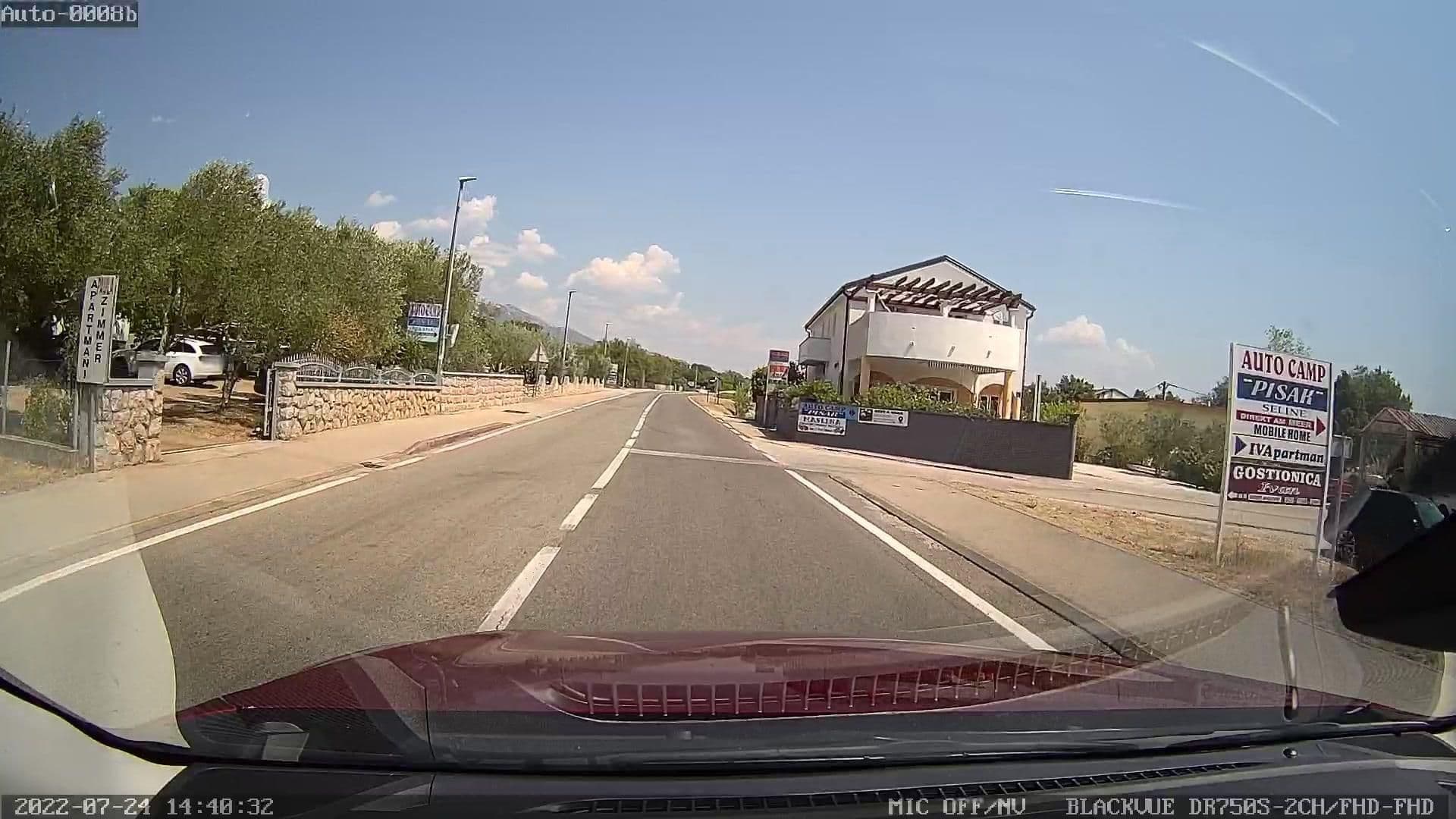 Street view near Apartments Paula, Posedarje — © rdnnk (CC BY-SA · Mapillary)