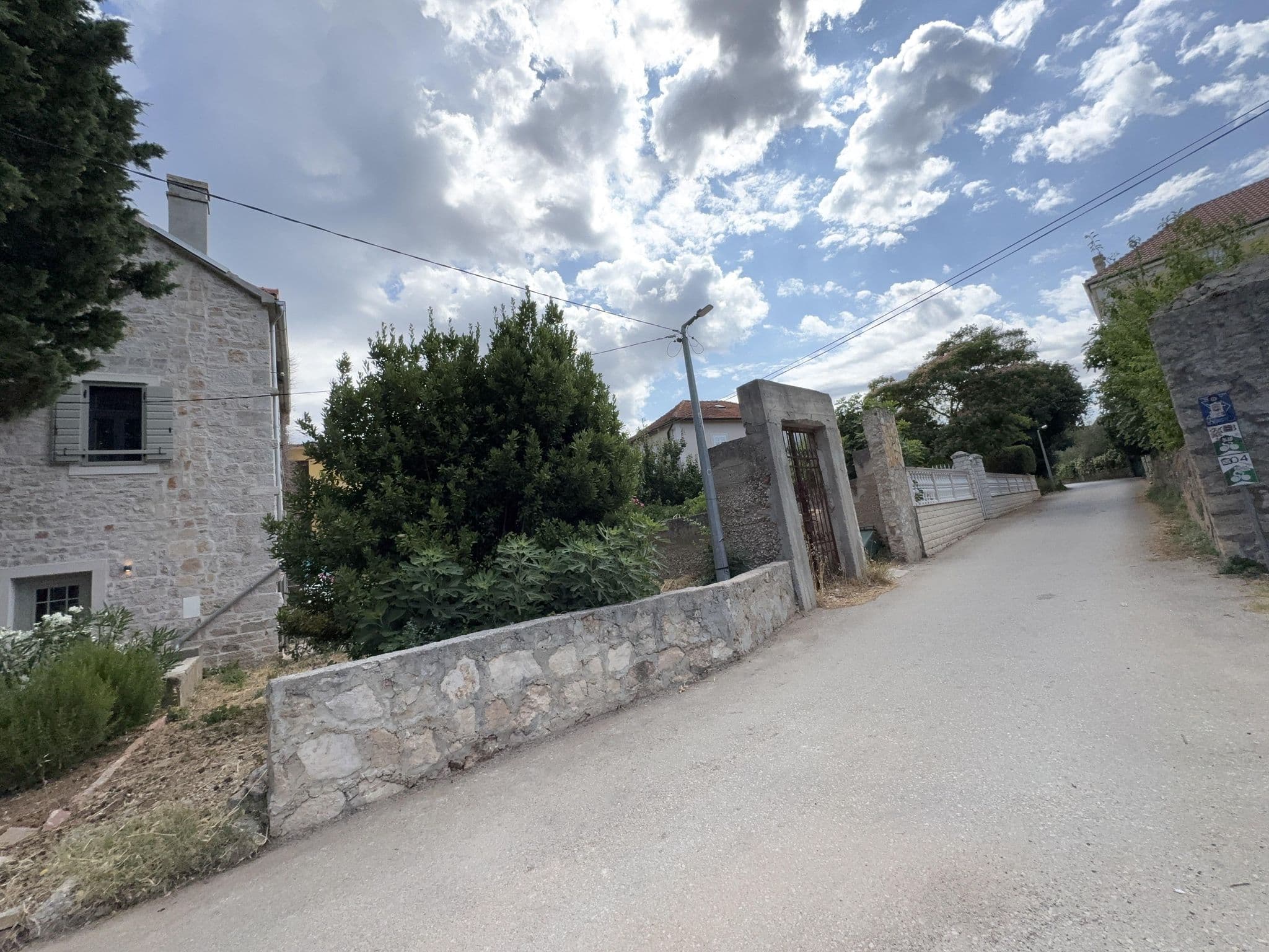 Street view near Apartments Dolia Zlarin, Šibenik — © zemepisar (CC BY-SA · Mapillary)