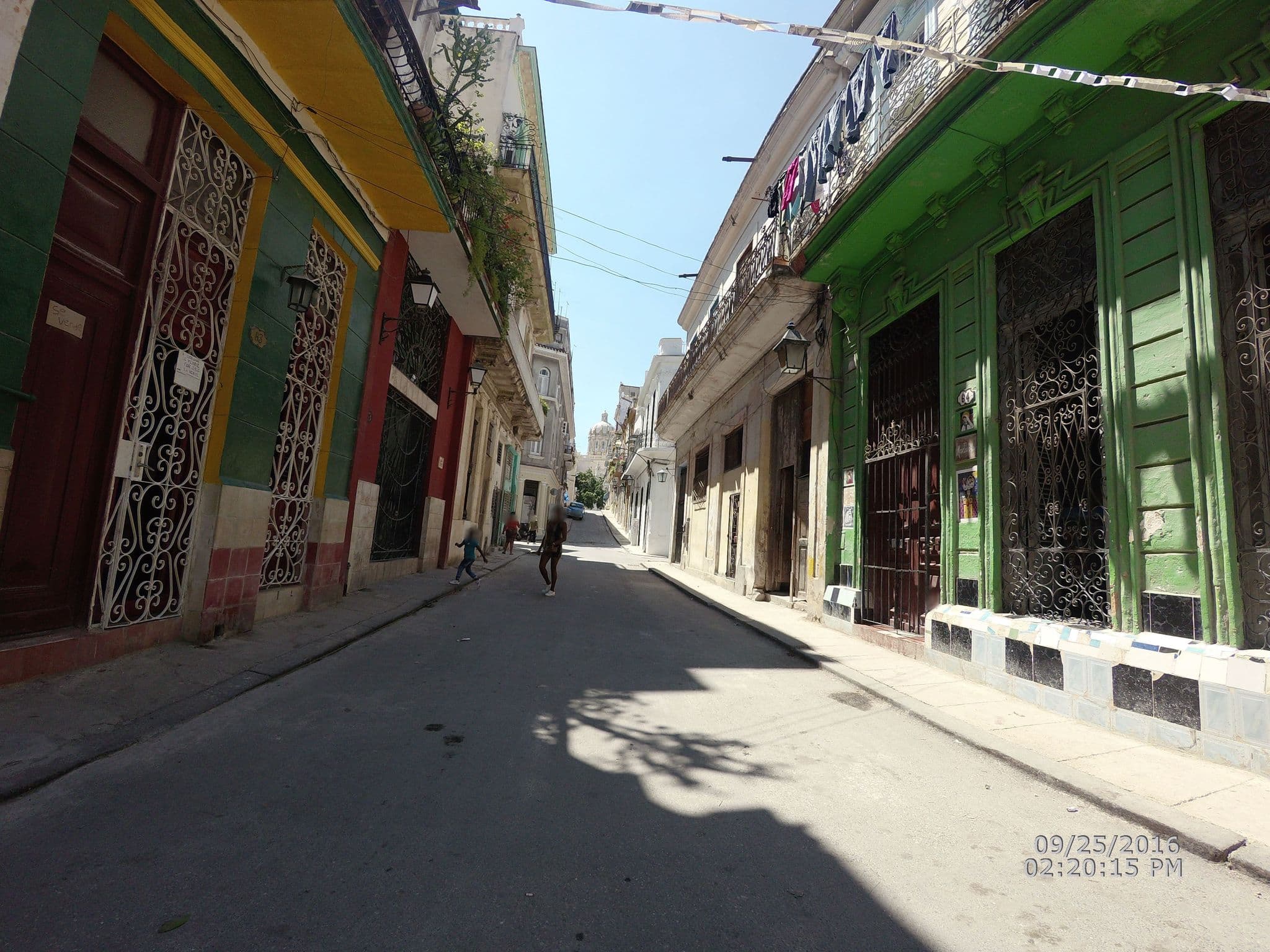 Street view near Hostal Habana 101, La Habana Vieja