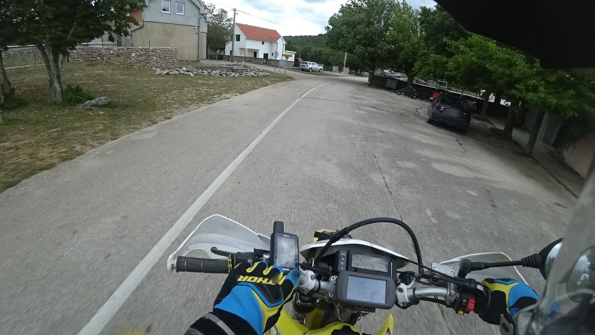 Street view near Kuća za odmor-Kanjon Krupe, Gračac — © isvedic (CC BY-SA · Mapillary)