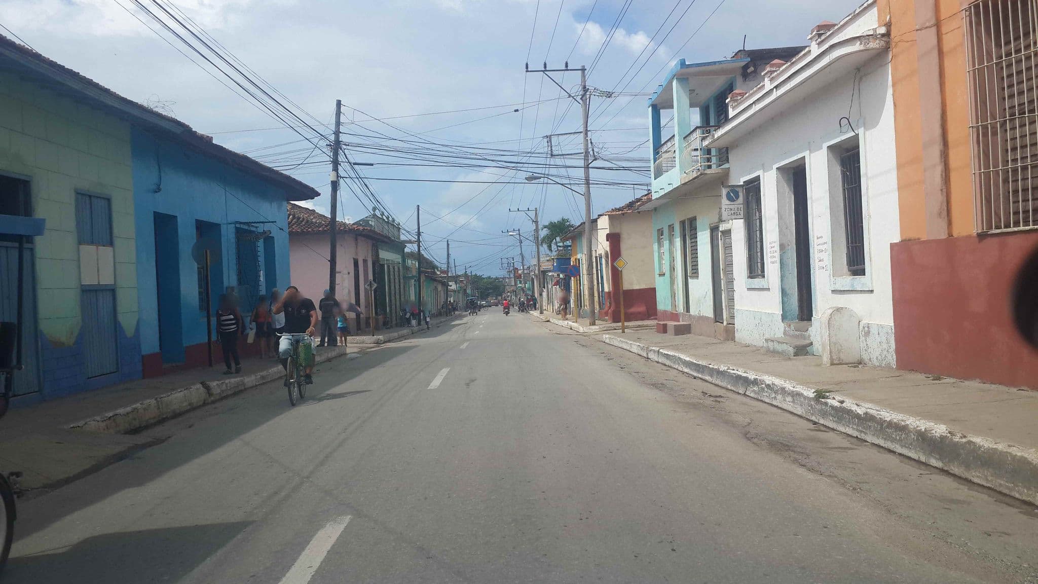 Street view near Hostal Papá Ñao, Trinidad