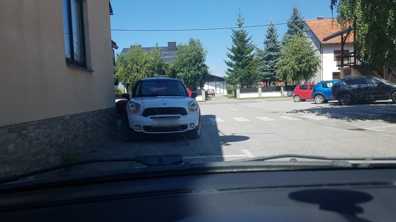 Street view near Rooms Breza, Ravna Gora — © mik007 (CC BY-SA · Mapillary)
