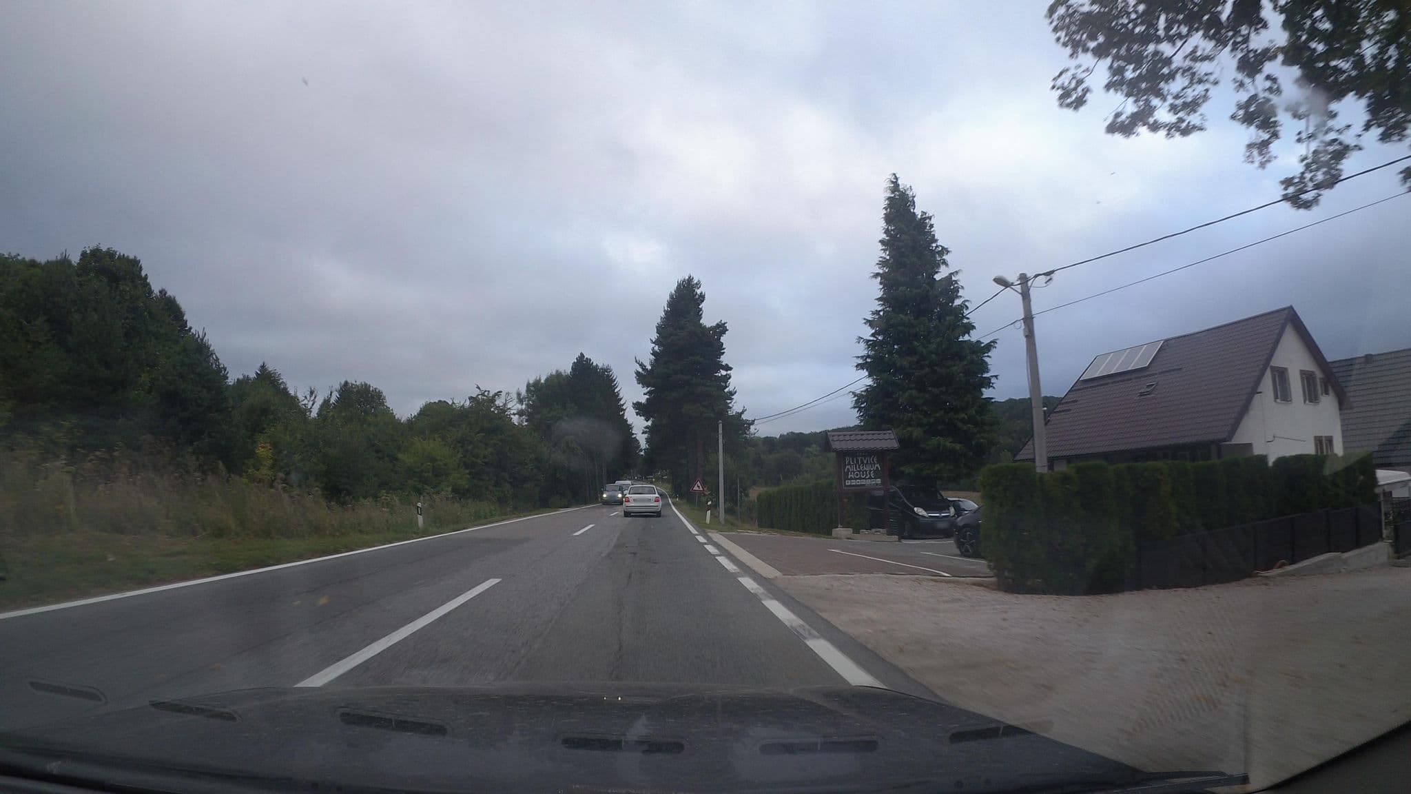 Street view near Plitvice Millenium House, Slunj — © hbogner (CC BY-SA · Mapillary)