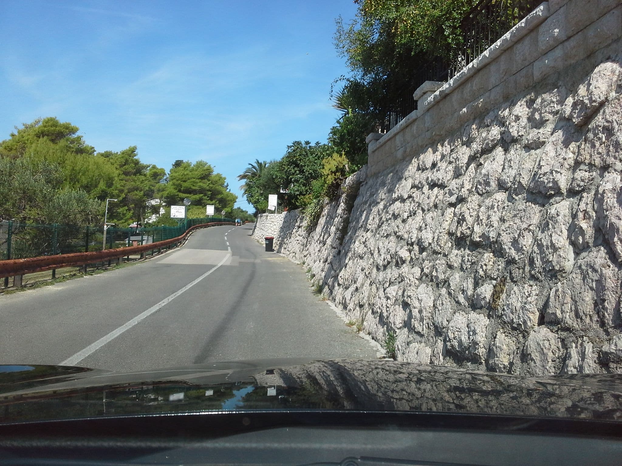 Street view near Apartments & Rooms Mila, Banjol — © klypern (CC BY-SA · Mapillary)