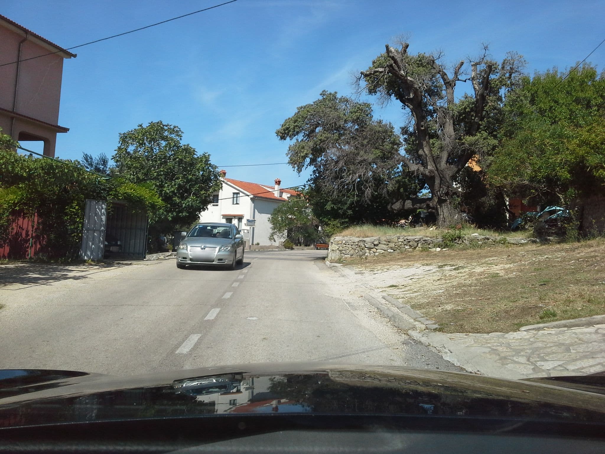 Street view near Vila Piculjan, Banjol — © klypern (CC BY-SA · Mapillary)