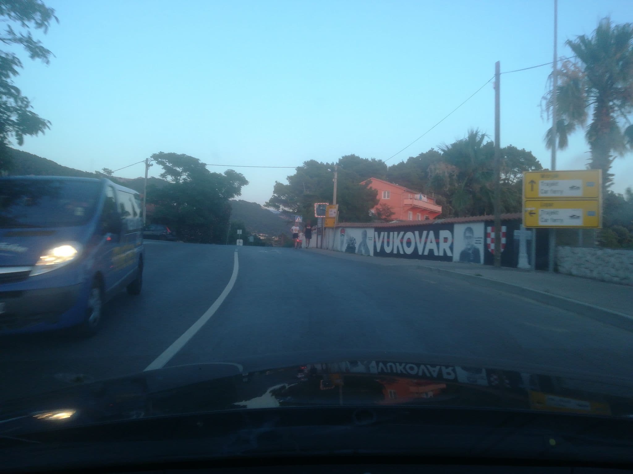 Street view near Apartmani PADOVAN, Banjol — © stefan4614 (CC BY-SA · Mapillary)