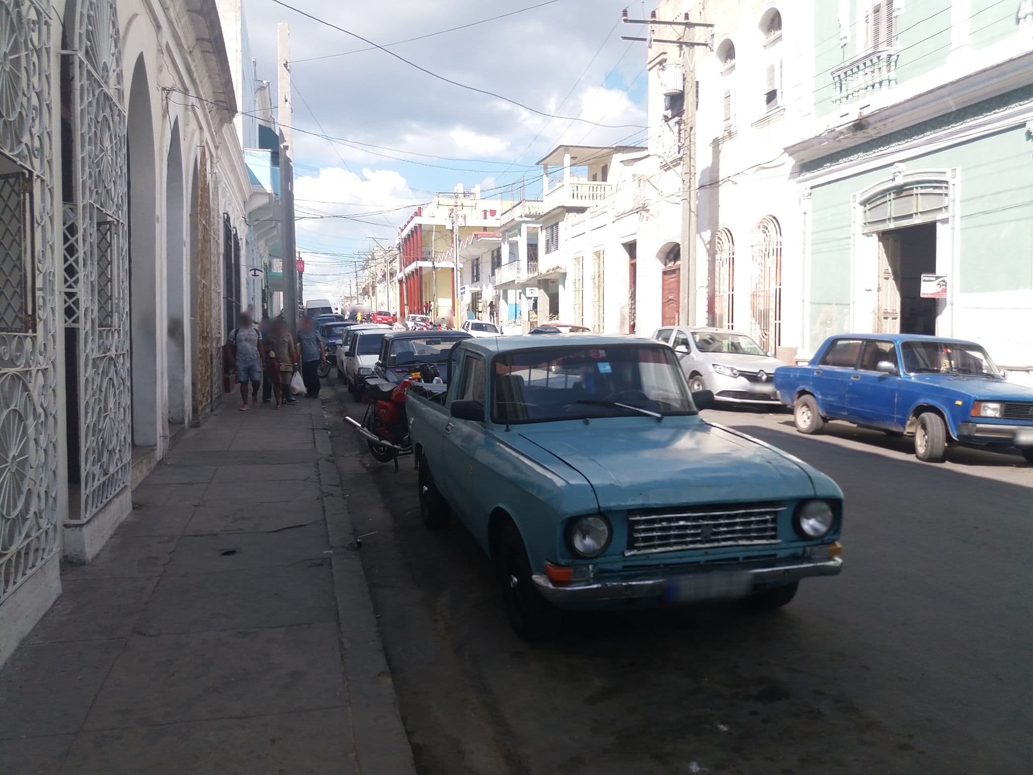 Street view near Hostal Tatiana, Cienfuegos