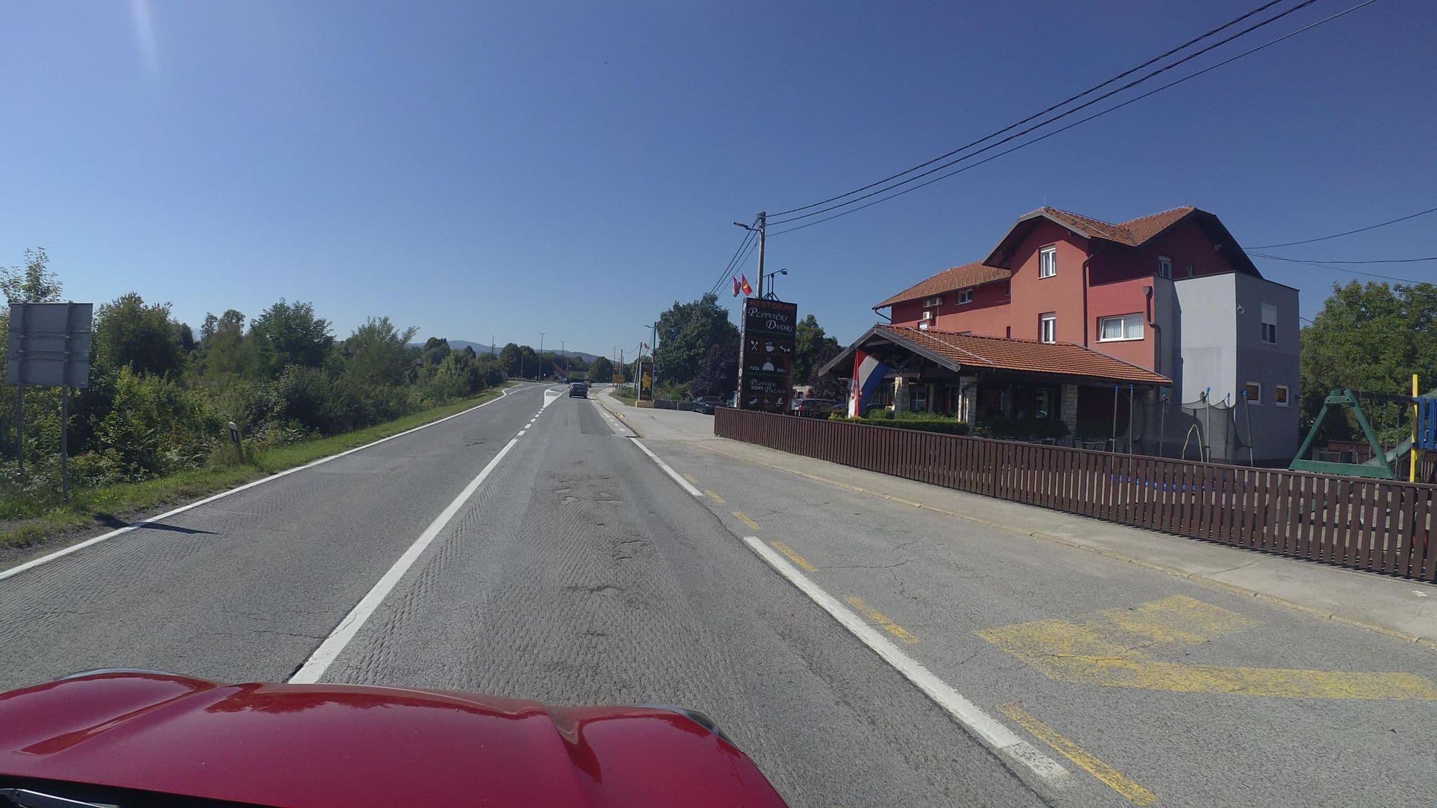 Street view near Plitvički Dvori, Slunj — © hbogner (CC BY-SA · Mapillary)