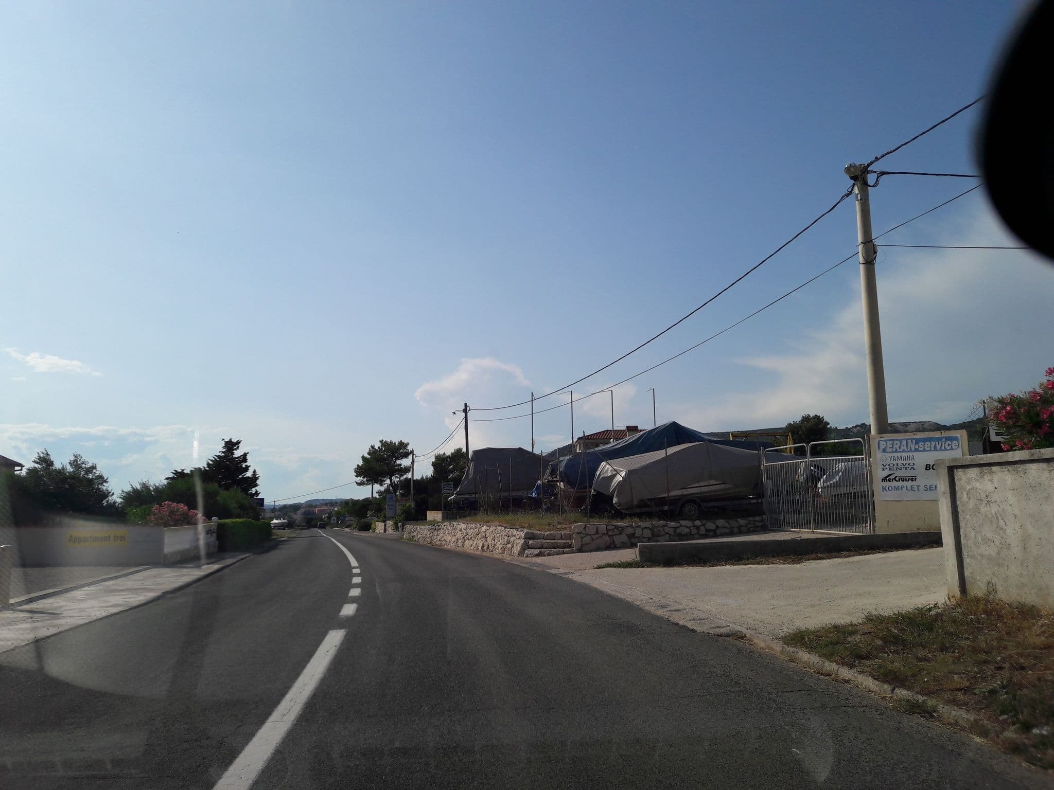 Street view near Vila Anica, Barbat — © osmapper (CC BY-SA · Mapillary)