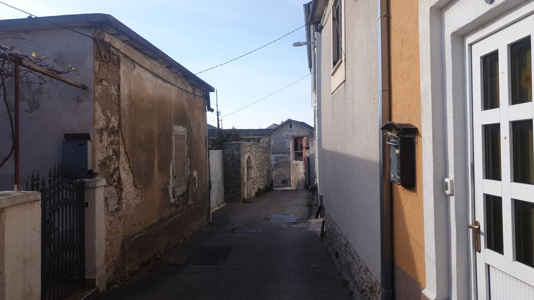 Street view near Apartments Leko, Novi Vinodolski — © franekruzicevic (CC BY-SA · Mapillary)