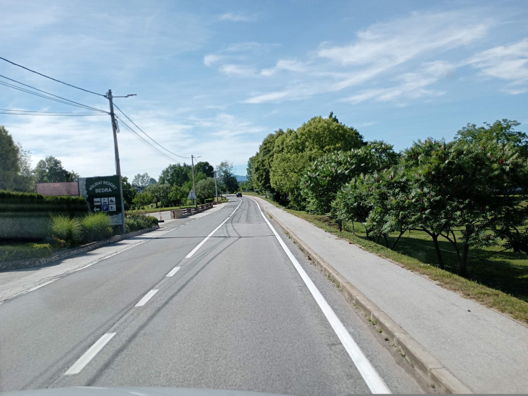 Street view near Apartments and Rooms Helena, Slunj — © atze02 (CC BY-SA · Mapillary)
