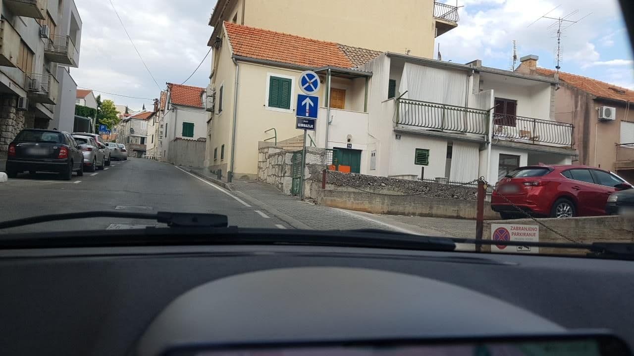 Street view near Apartment Batinica, Šibenik — © mik007 (CC BY-SA · Mapillary)