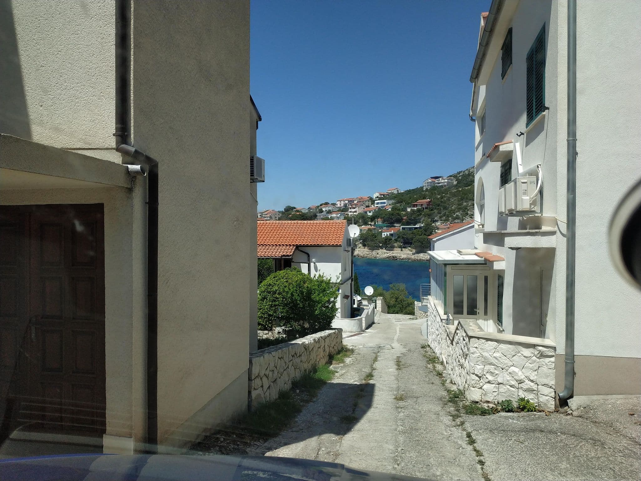 Street view near Apartments Mia Bilo, Primošten — © laukinisbriedis (CC BY-SA · Mapillary)