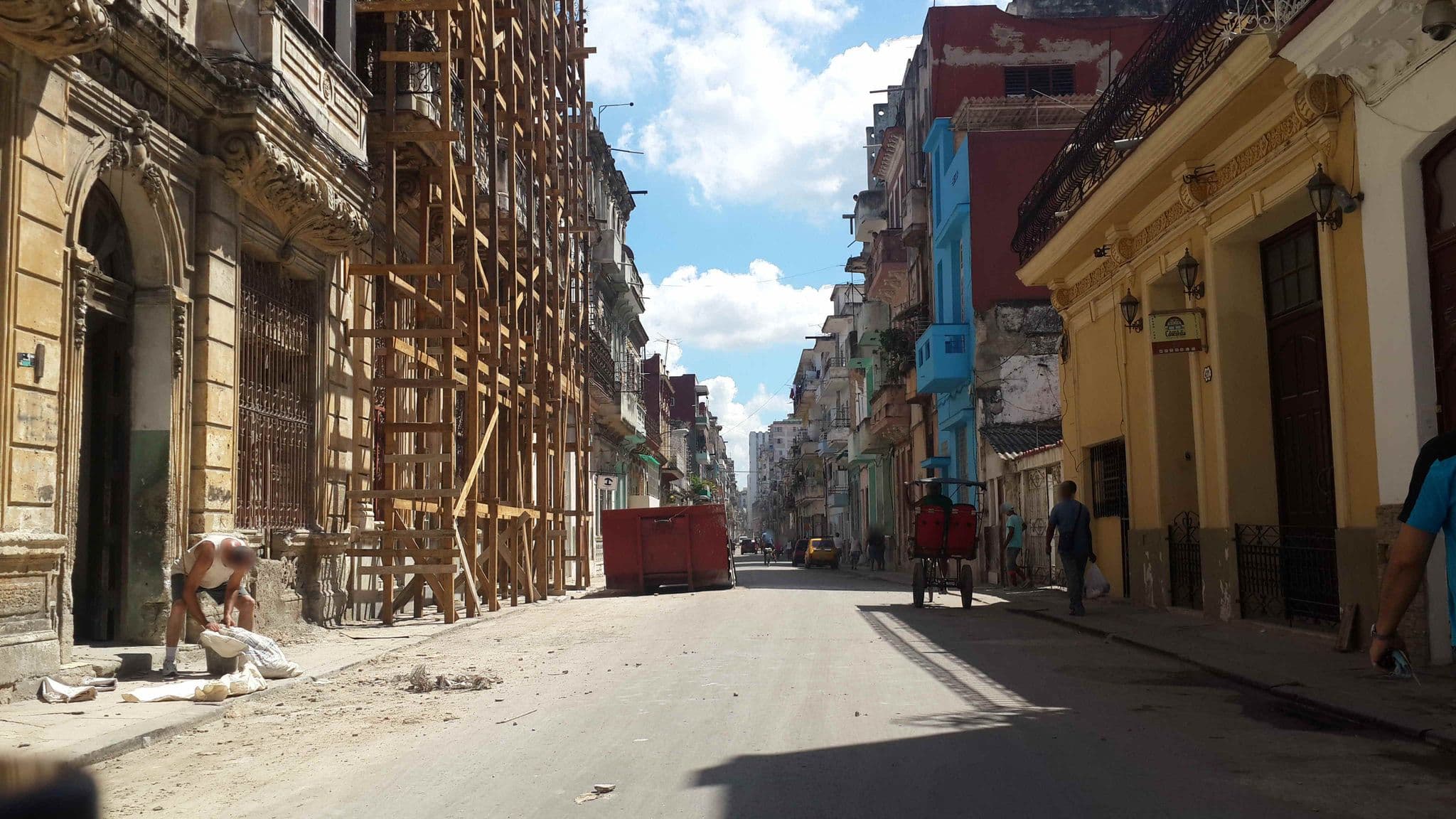 Street view near Villa Kiki, Centro Habana