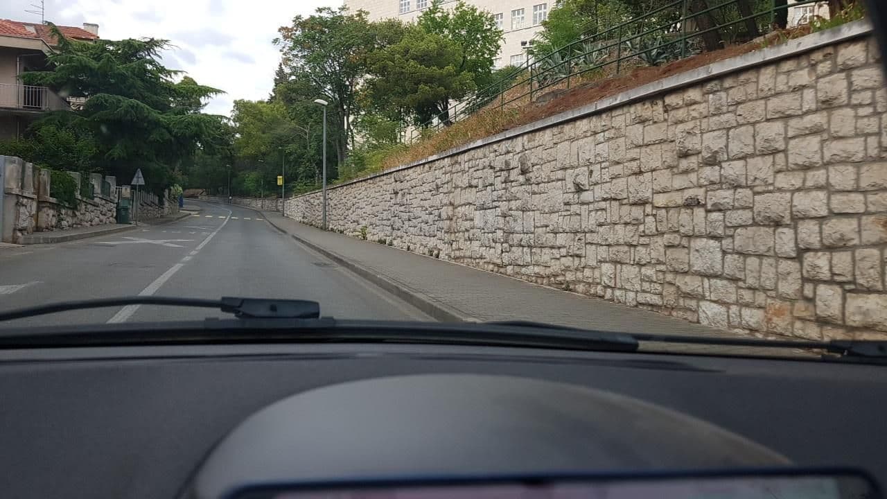 Street view near B&B Gymnasium, Šibenik — © mik007 (CC BY-SA · Mapillary)