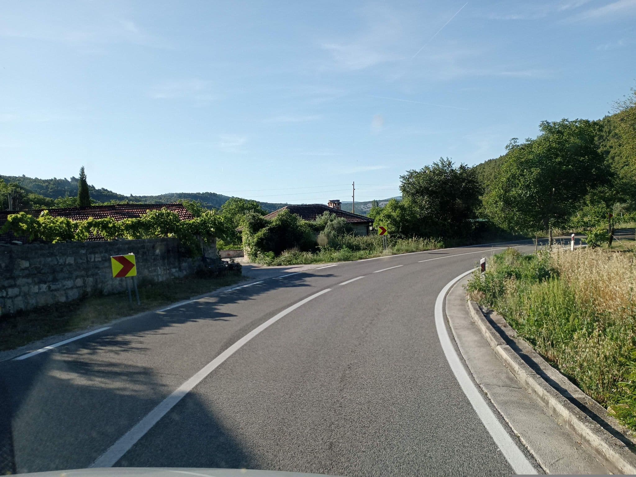 Street view near Ruža, Bilice — © atze02 (CC BY-SA · Mapillary)