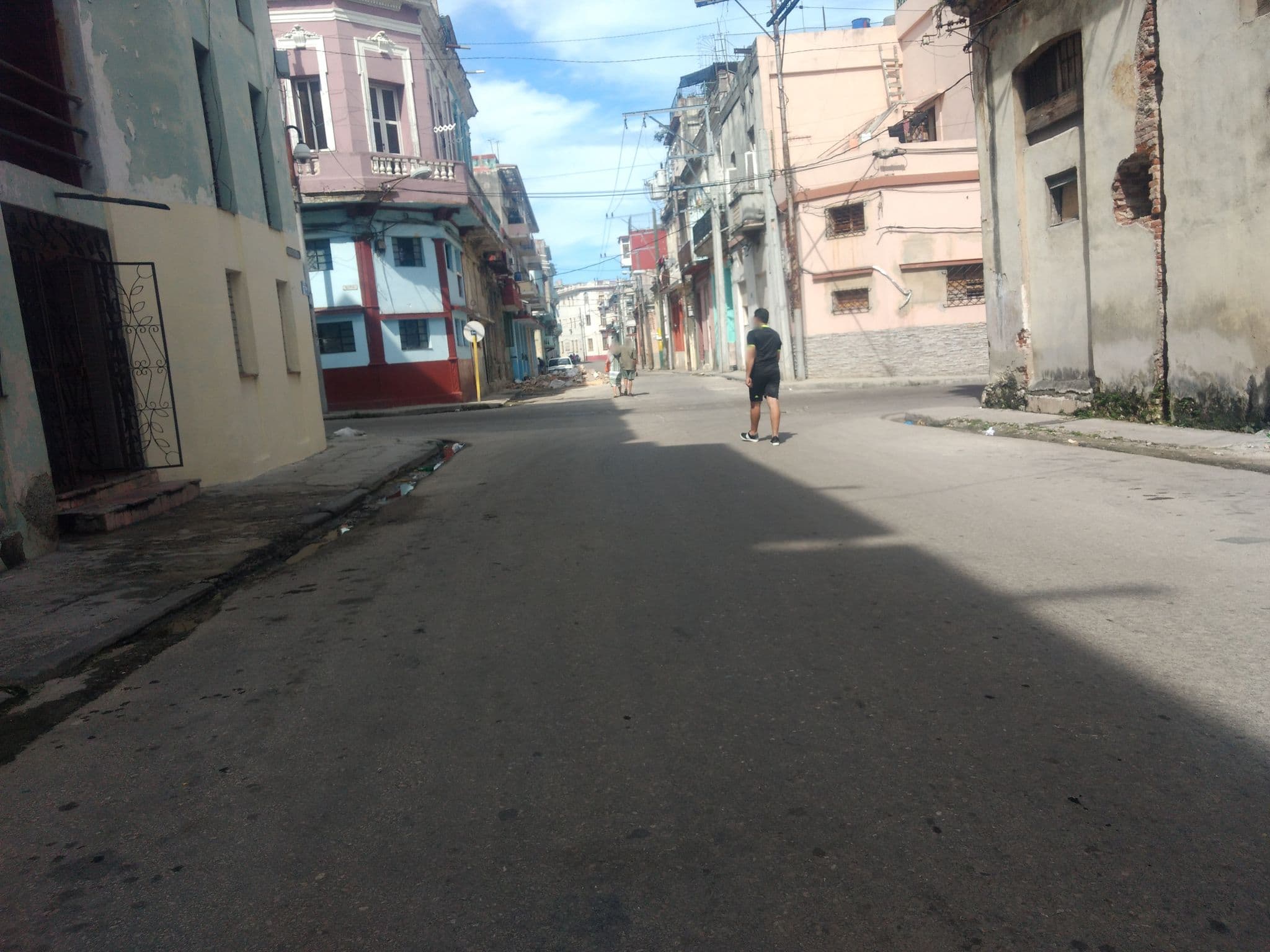 Street view near Casa Taty, Havana