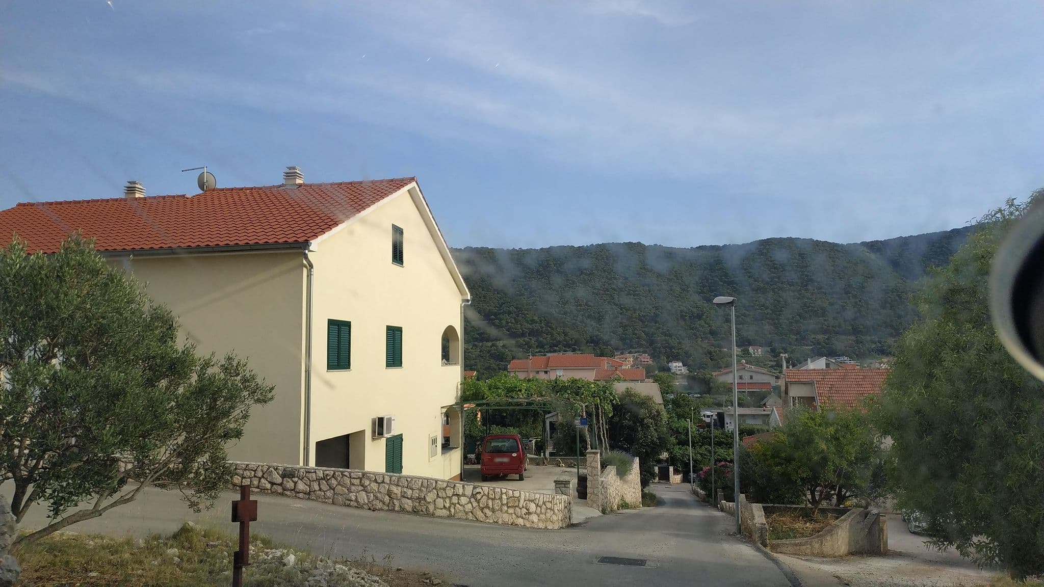 Street view near Villa Jole i Antonio BANOVAC, Brodarica — © laukinisbriedis (CC BY-SA · Mapillary)