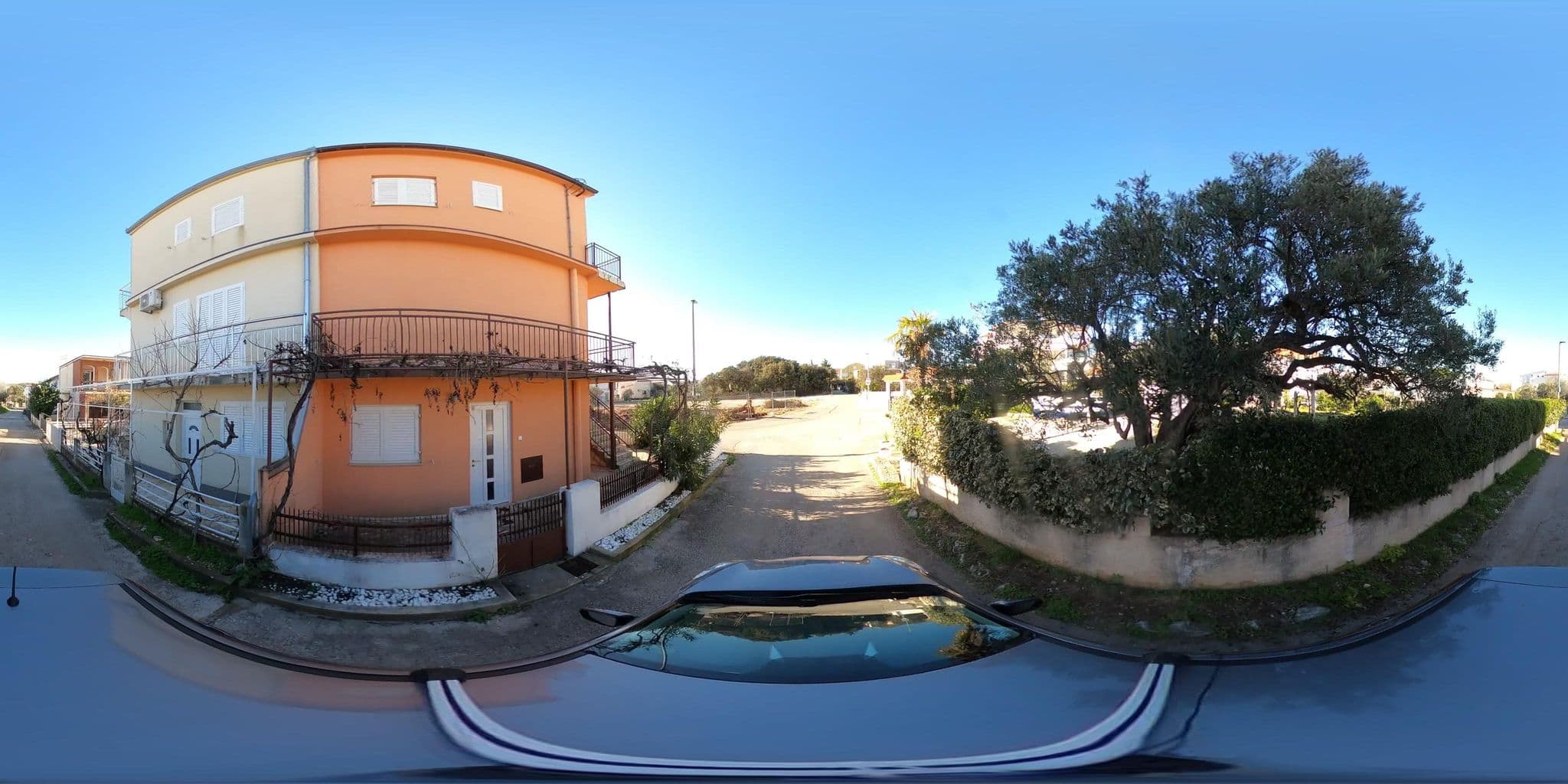 Street view near Apartments Bumbar, Primošten — © tomislavzen12 (CC BY-SA · Mapillary)