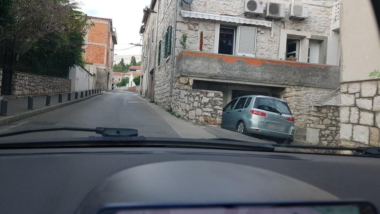 Street view near Apartments Toma, Šibenik — © mik007 (CC BY-SA · Mapillary)