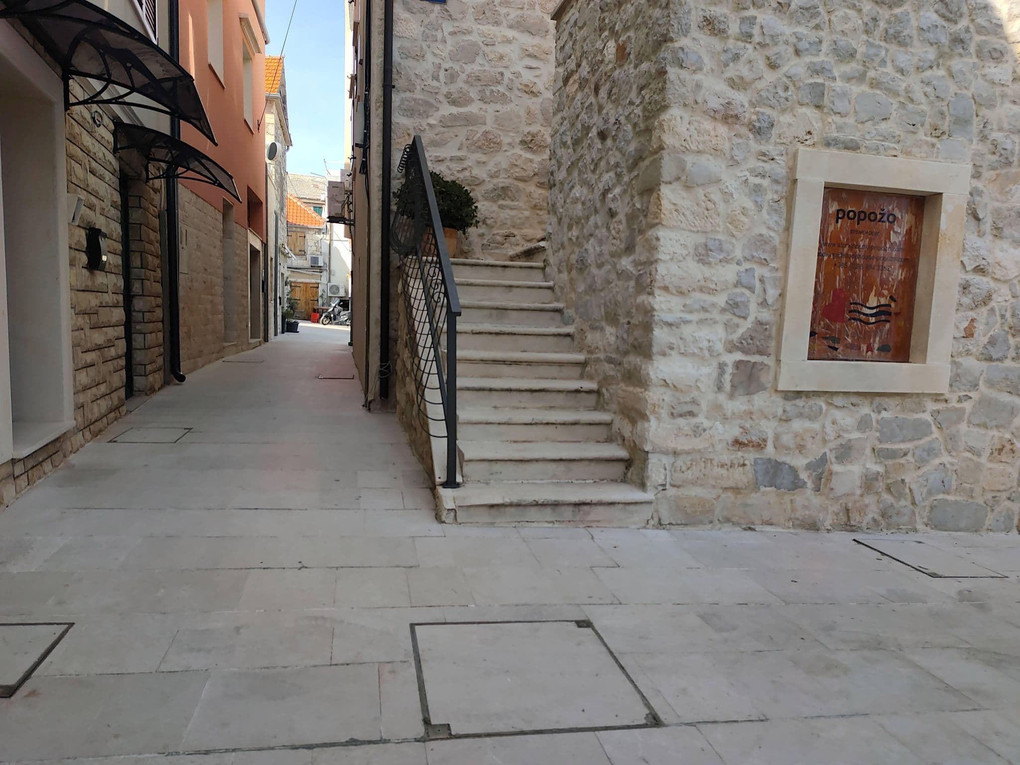 Street view near Villa on the Hilltop, Primošten — © Duro (CC BY-SA · Mapillary)