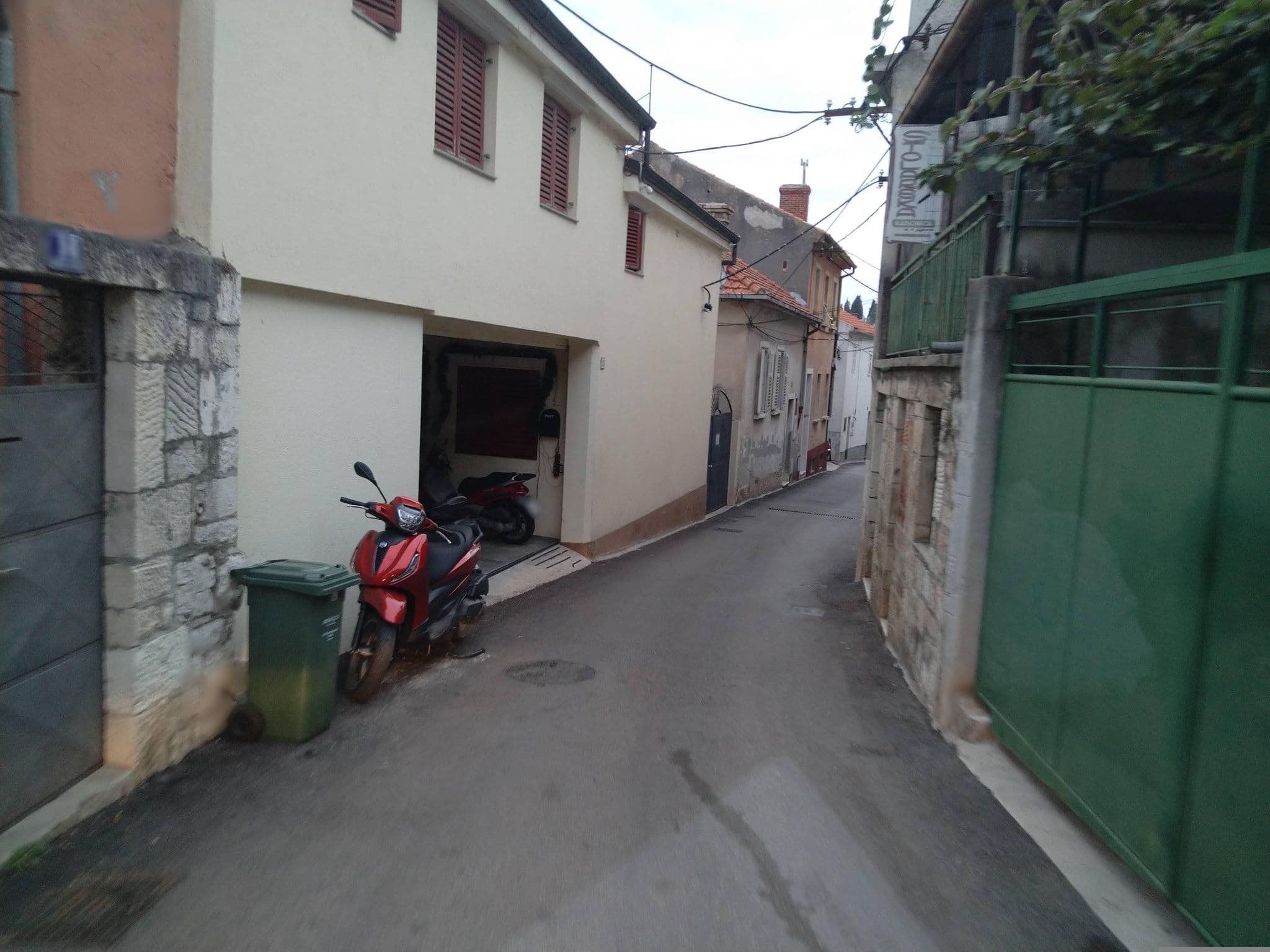 Street view near GAJDOŠ d.o.o., Šibenik — © hoseandres (CC BY-SA · Mapillary)