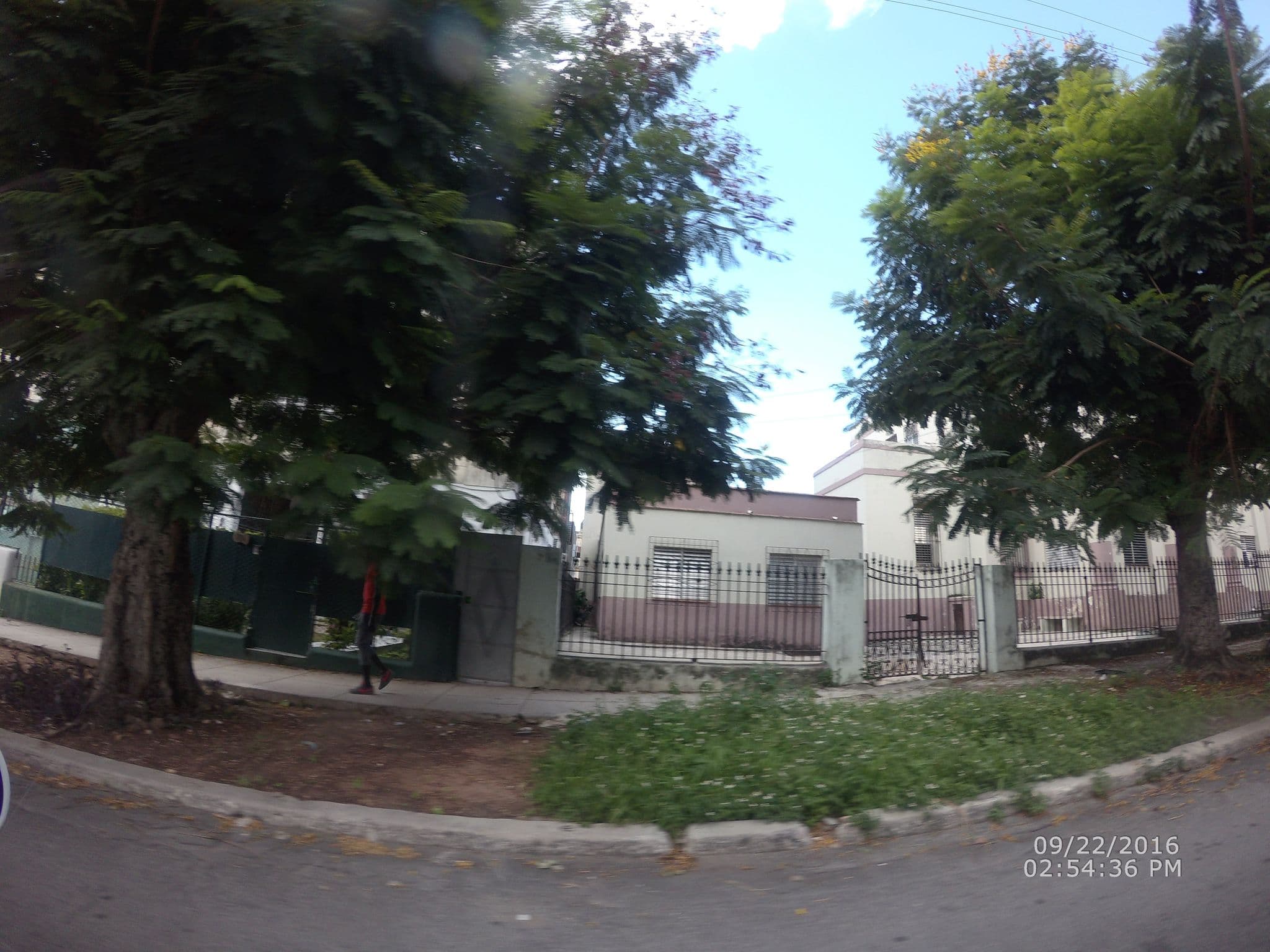 Street view near Casa Lourdes, Vedado