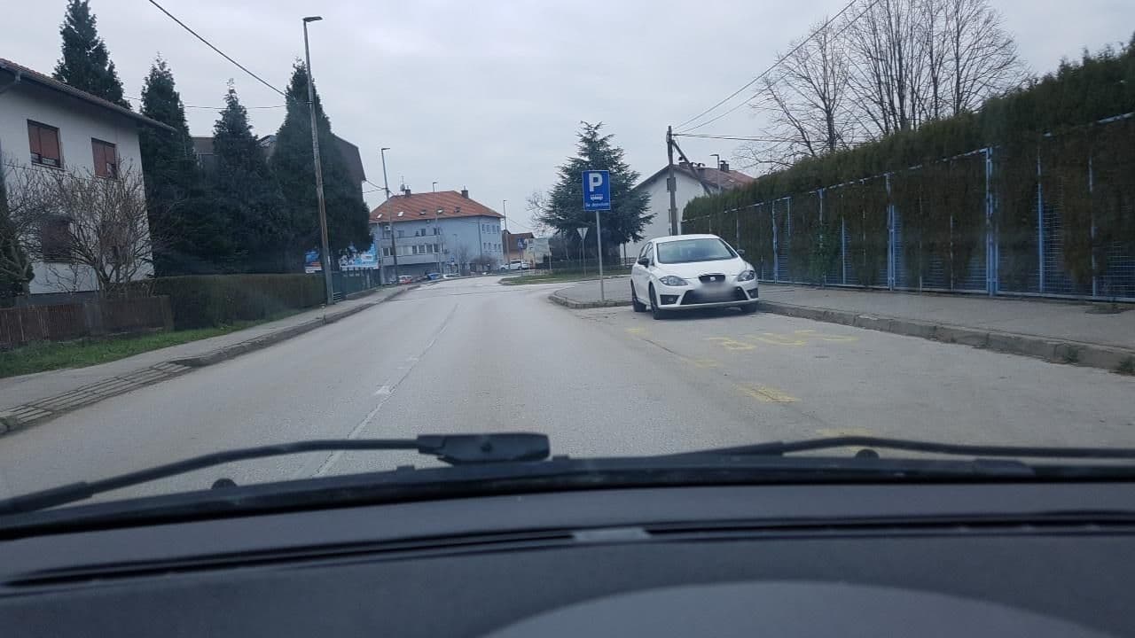 Street view near Antunović Hotel East, Zaprešić — © mik007 (CC BY-SA · Mapillary)