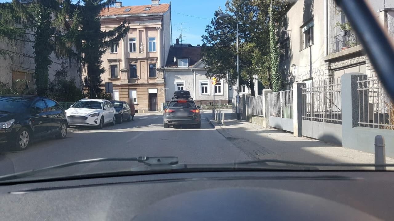 Street view near Kod Antishe, Centar — © mik007 (CC BY-SA · Mapillary)