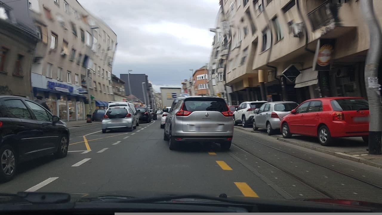 Street view near D.M.V.A. Senić Usluge, Hotelijerstvo I Poljoprivreda,Vl. Miroslav Senić, Zagreb, Tratinska 36, Centar — © mik007 (CC BY-SA · Mapillary)