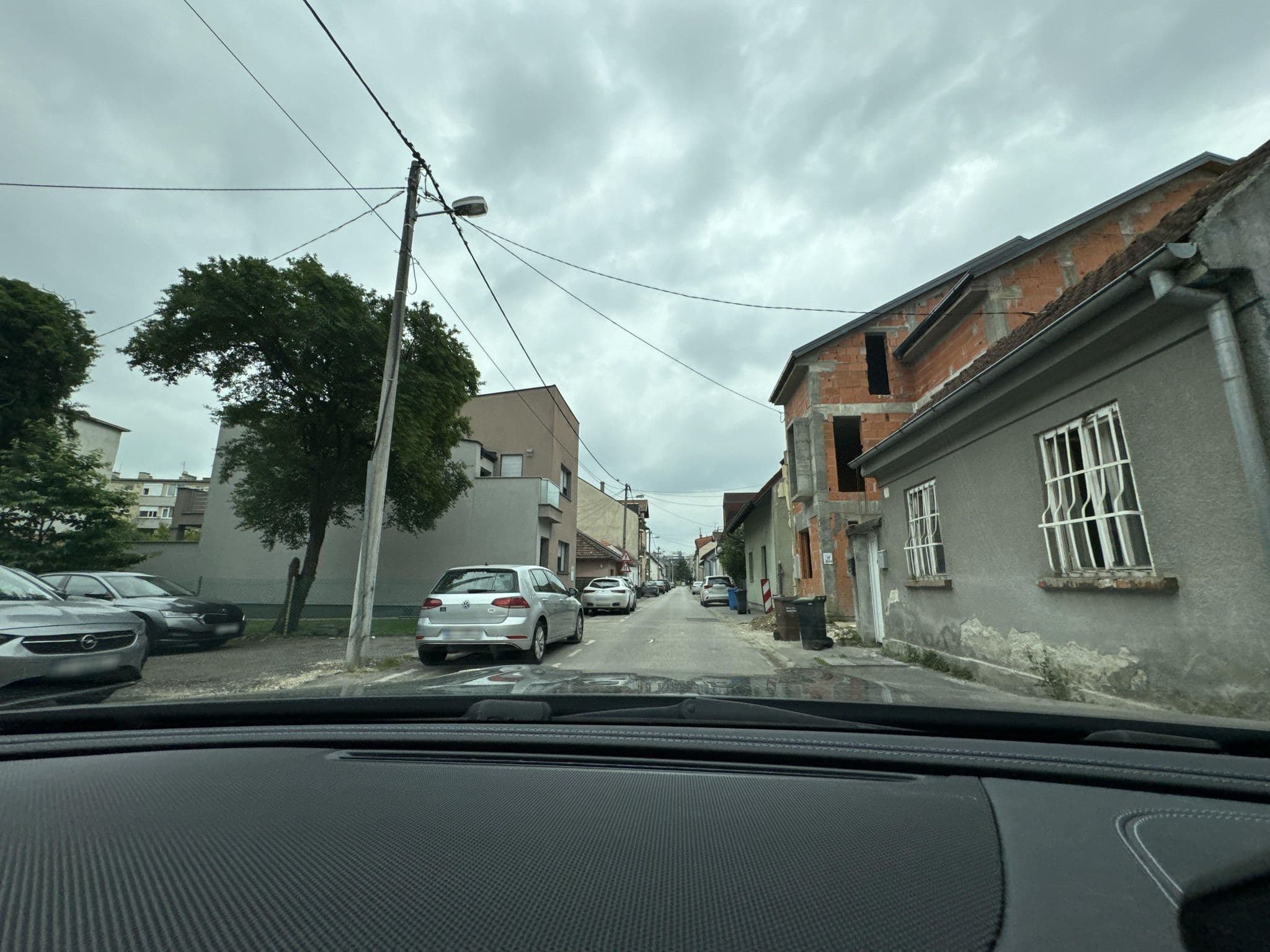 Street view near Guesthouse and Hostel Lika, Novi Zagreb — © filipb (CC BY-SA · Mapillary)