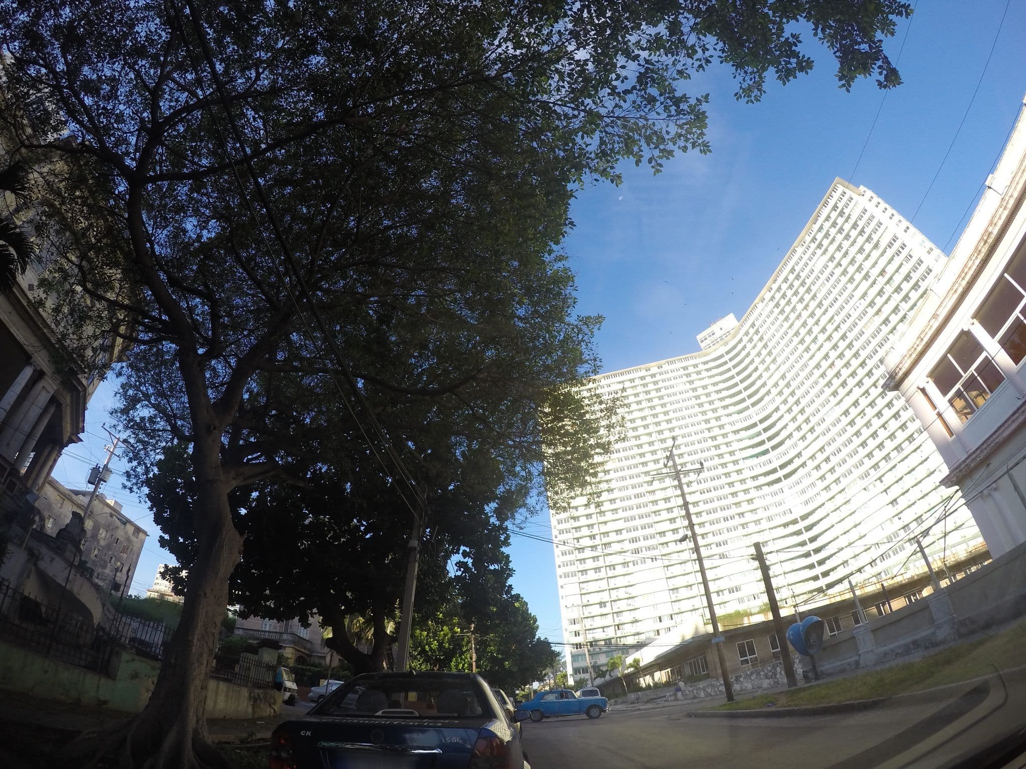 Street view near Casa de Leidiana Navarro Cardoso, Havana