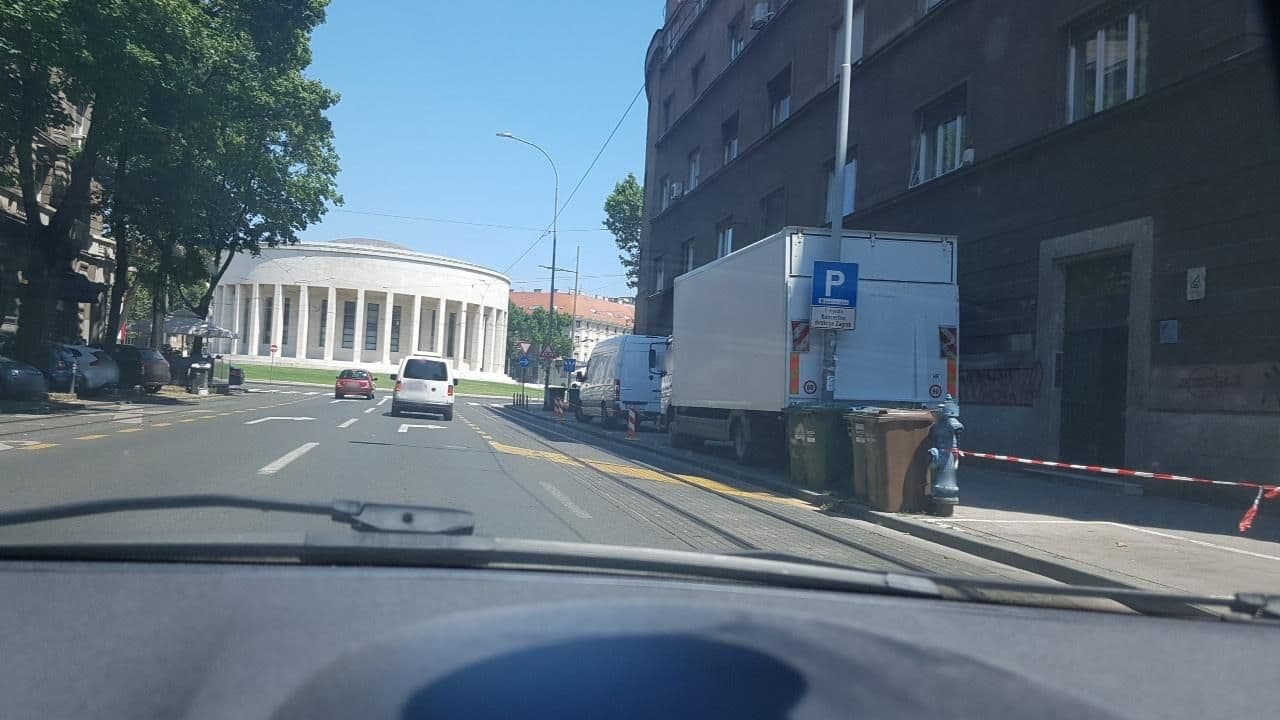 Street view near Apartments and Rooms Vista, Centar — © mik007 (CC BY-SA · Mapillary)