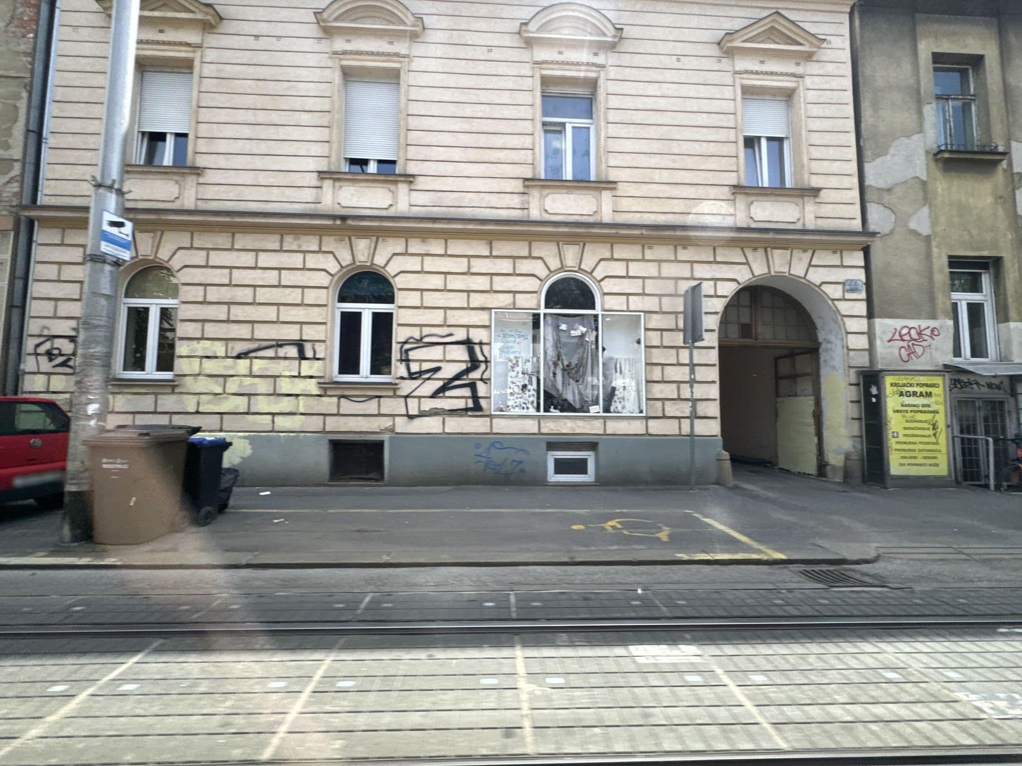 Street view near Apartments Sulekova, Zagreb — © filipb (CC BY-SA · Mapillary)