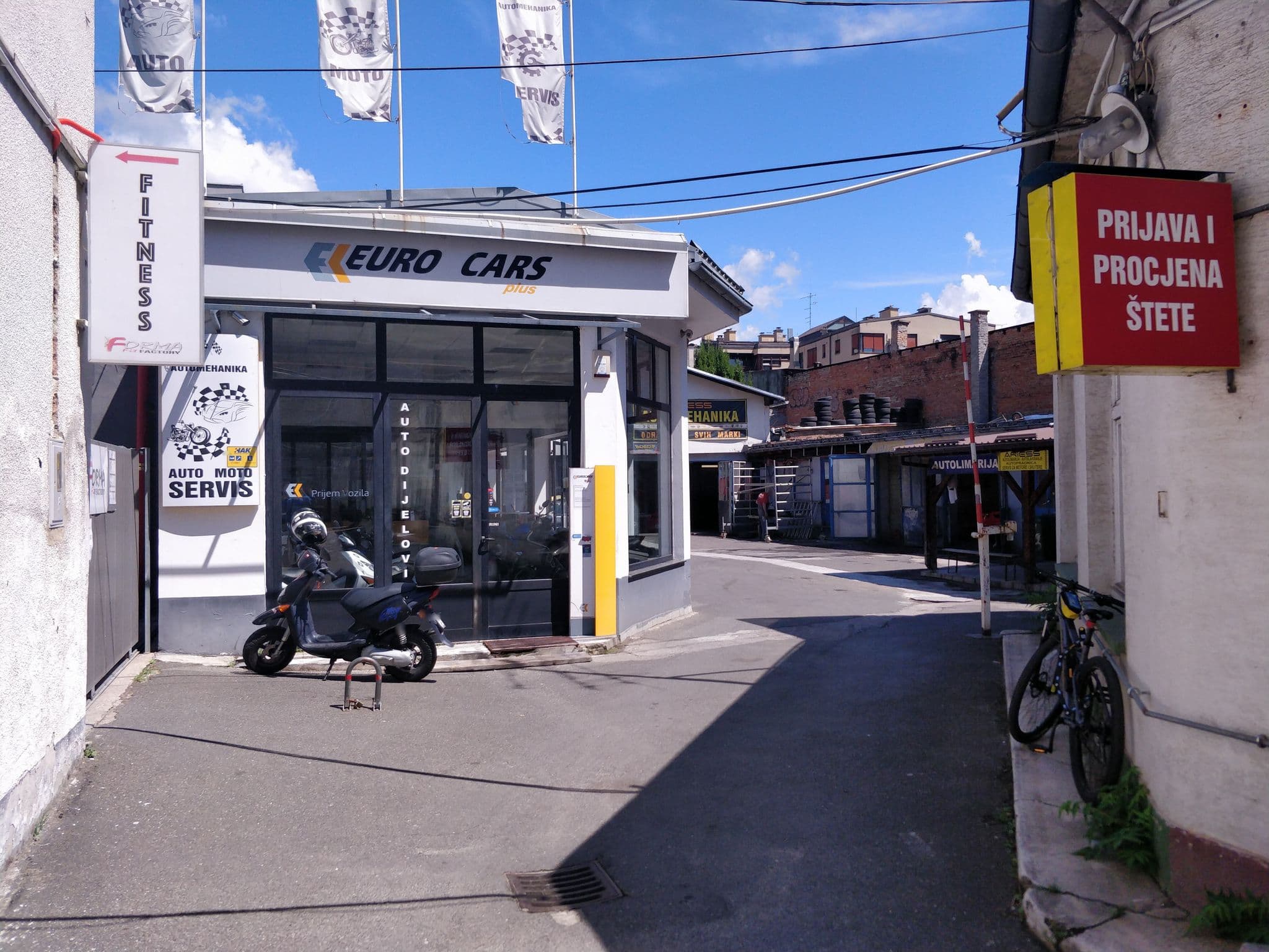 Street view near Studio Apartments Radoš, Zagreb — © janjko (CC BY-SA · Mapillary)