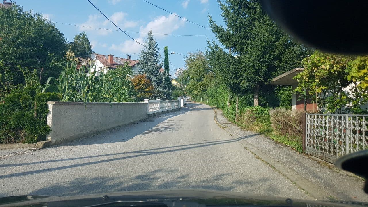 Street view near Apartmani Hršak, Krapina — © mik007 (CC BY-SA · Mapillary)