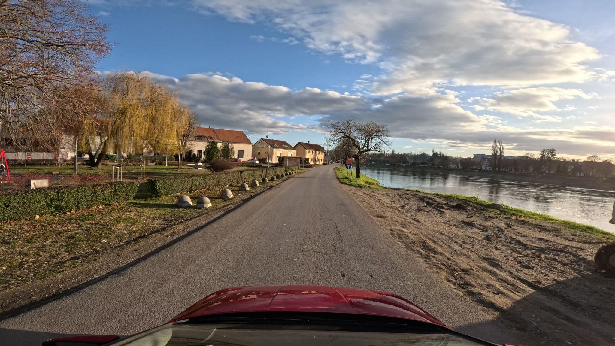 Street view near Pisak, Sisak — © tomislavzen12 (CC BY-SA · Mapillary)
