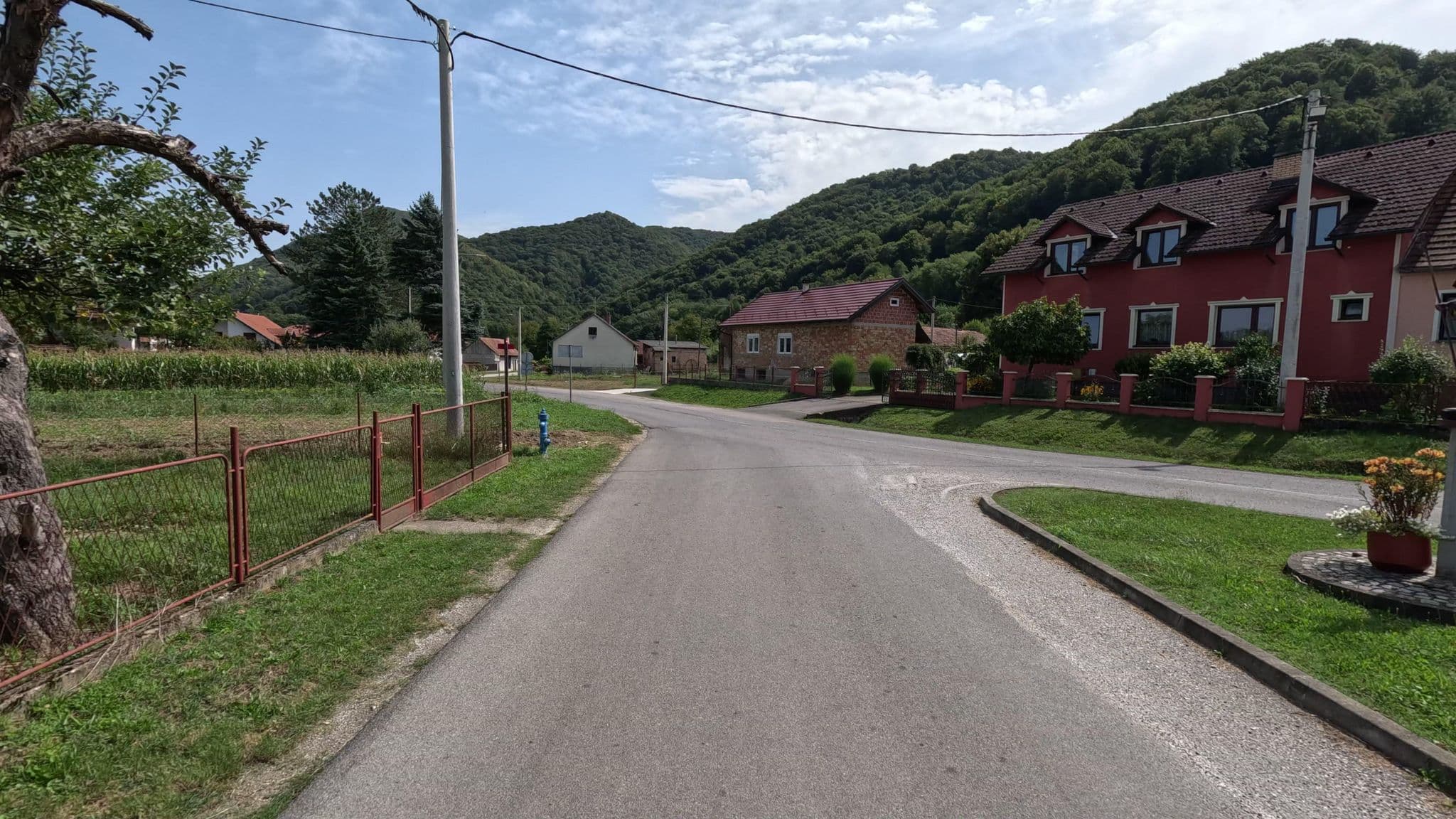 Street view near Béla 86, Remetinec — © tomislavzen12 (CC BY-SA · Mapillary)