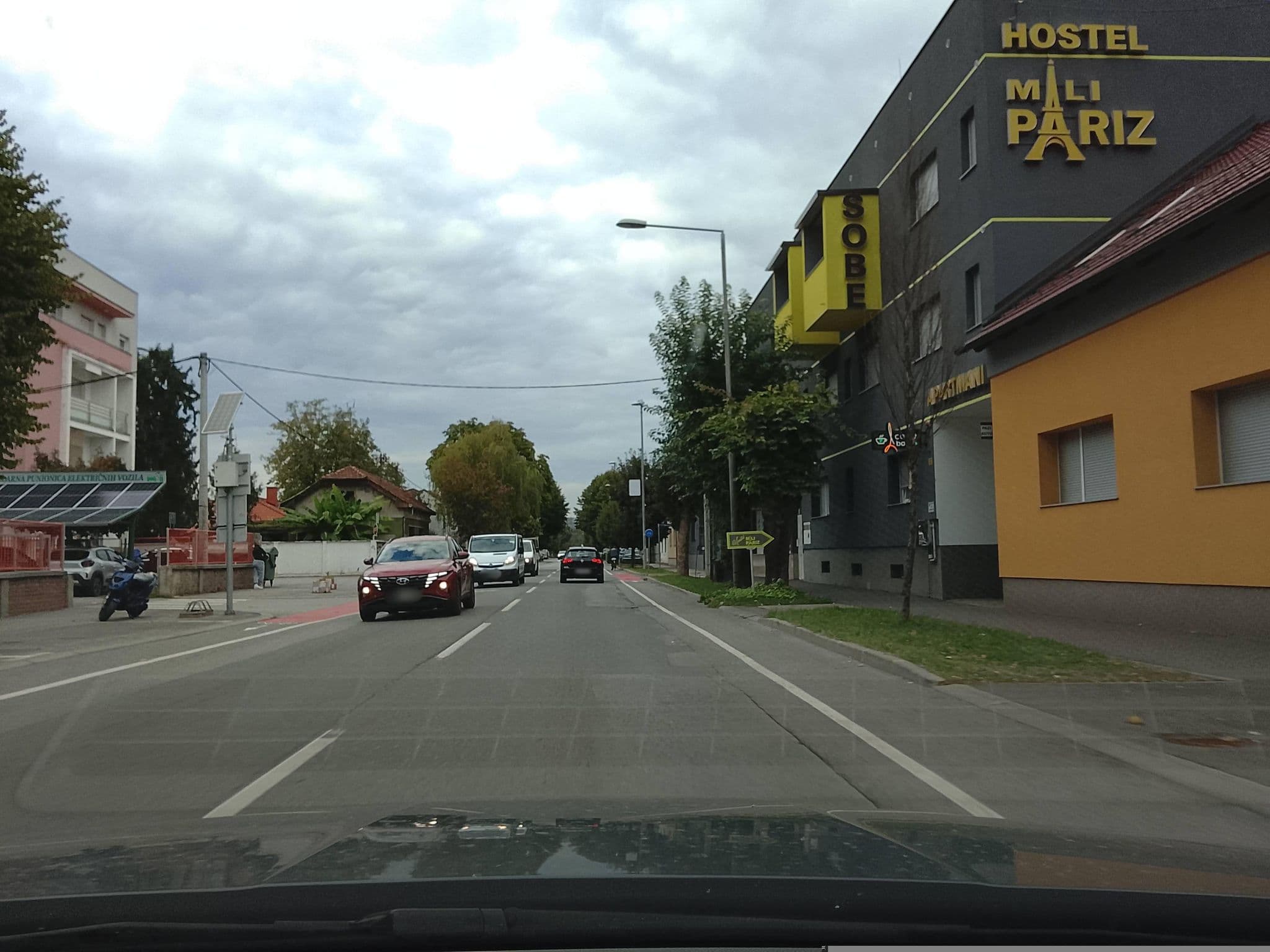 Street view near Hostel Mali Pariz, Slavonski Brod — © Sarmafanboy (CC BY-SA · Mapillary)