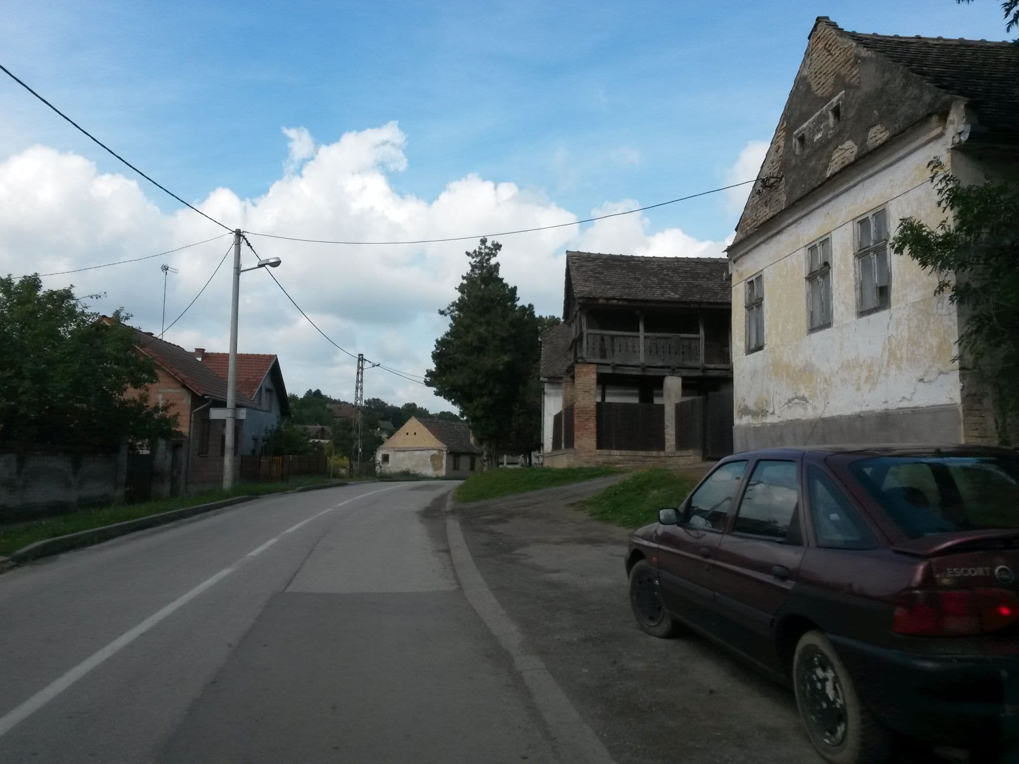 Street view near Srijemska Kuća, Ilok — © osmapper (CC BY-SA · Mapillary)