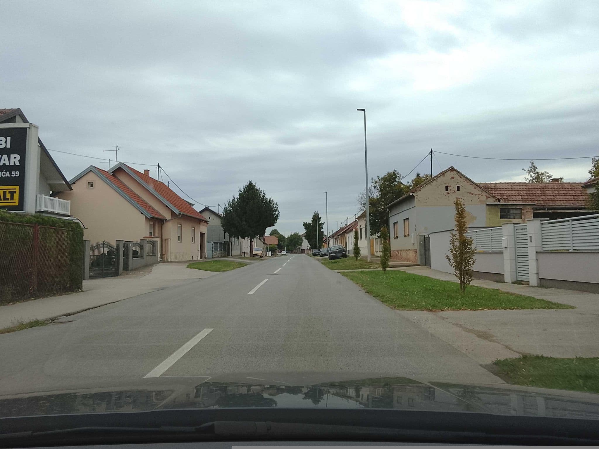 Street view near Hotel Slovenija, Vinkovci — © Sarmafanboy (CC BY-SA · Mapillary)