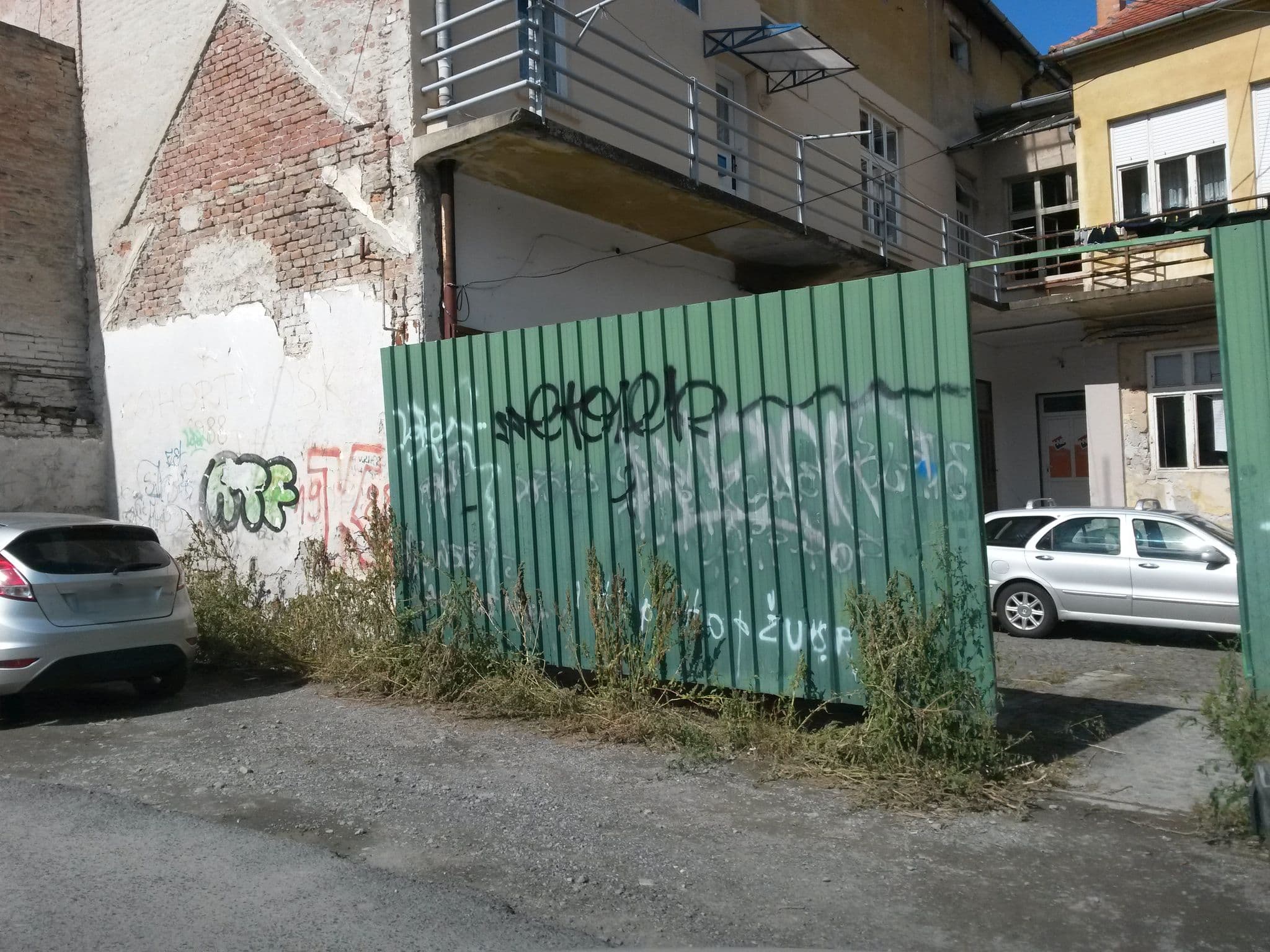 Street view near Apartments Martina, Osijek — © osmapper (CC BY-SA · Mapillary)
