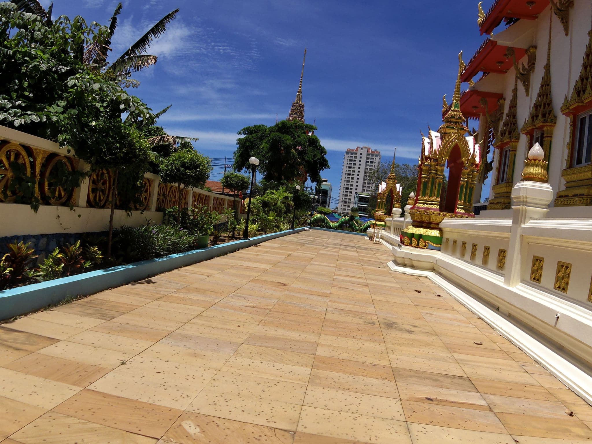 Street view near Centara Karon Resort Phuket, Ban Karon — © skillsy (CC BY-SA · Mapillary)