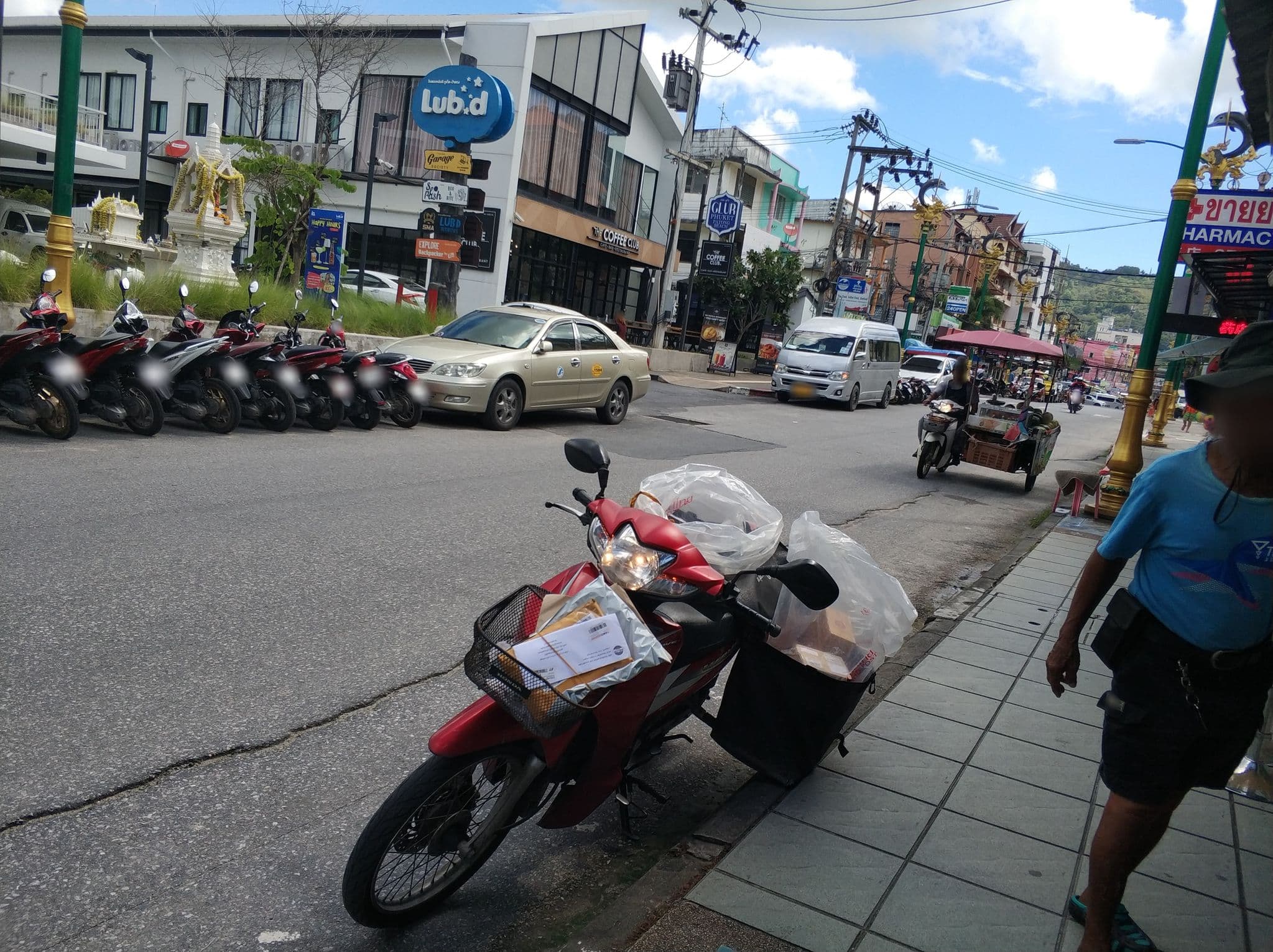 Street view near Glur Phuket Patong Beach, Patong — © freddouhelk (CC BY-SA · Mapillary)