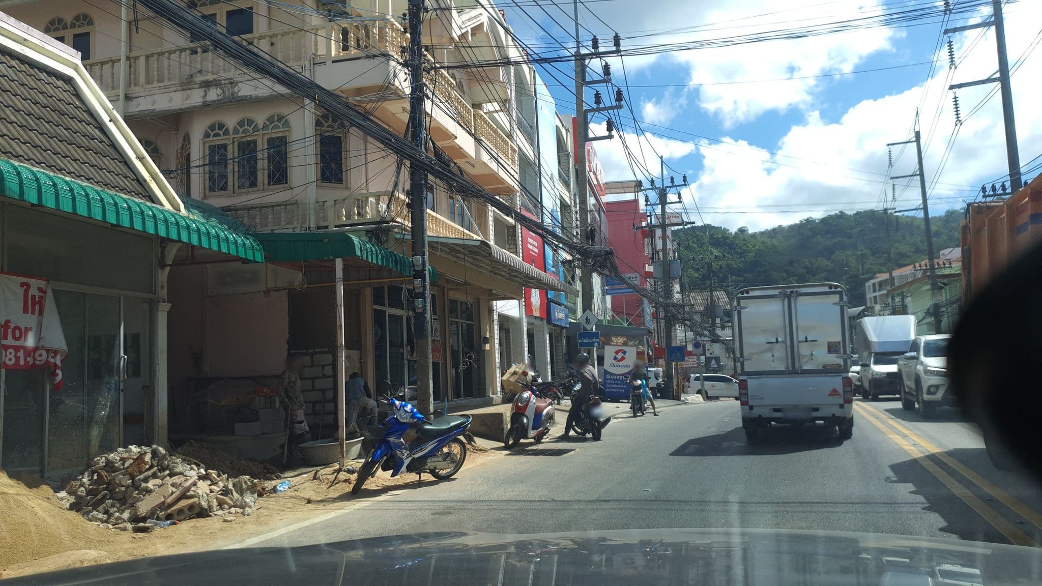 Street view near Modern Place Hotel, Patong — © jrcarlsen (CC BY-SA · Mapillary)