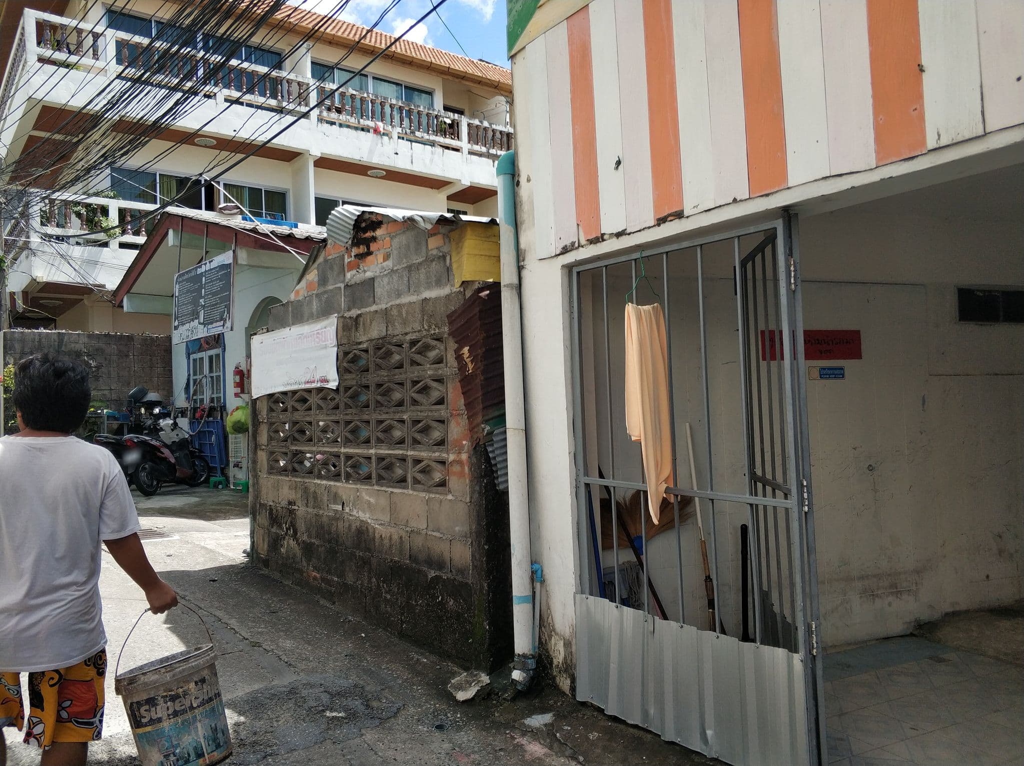 Street view near Mee Suk, Patong — © freddouhelk (CC BY-SA · Mapillary)