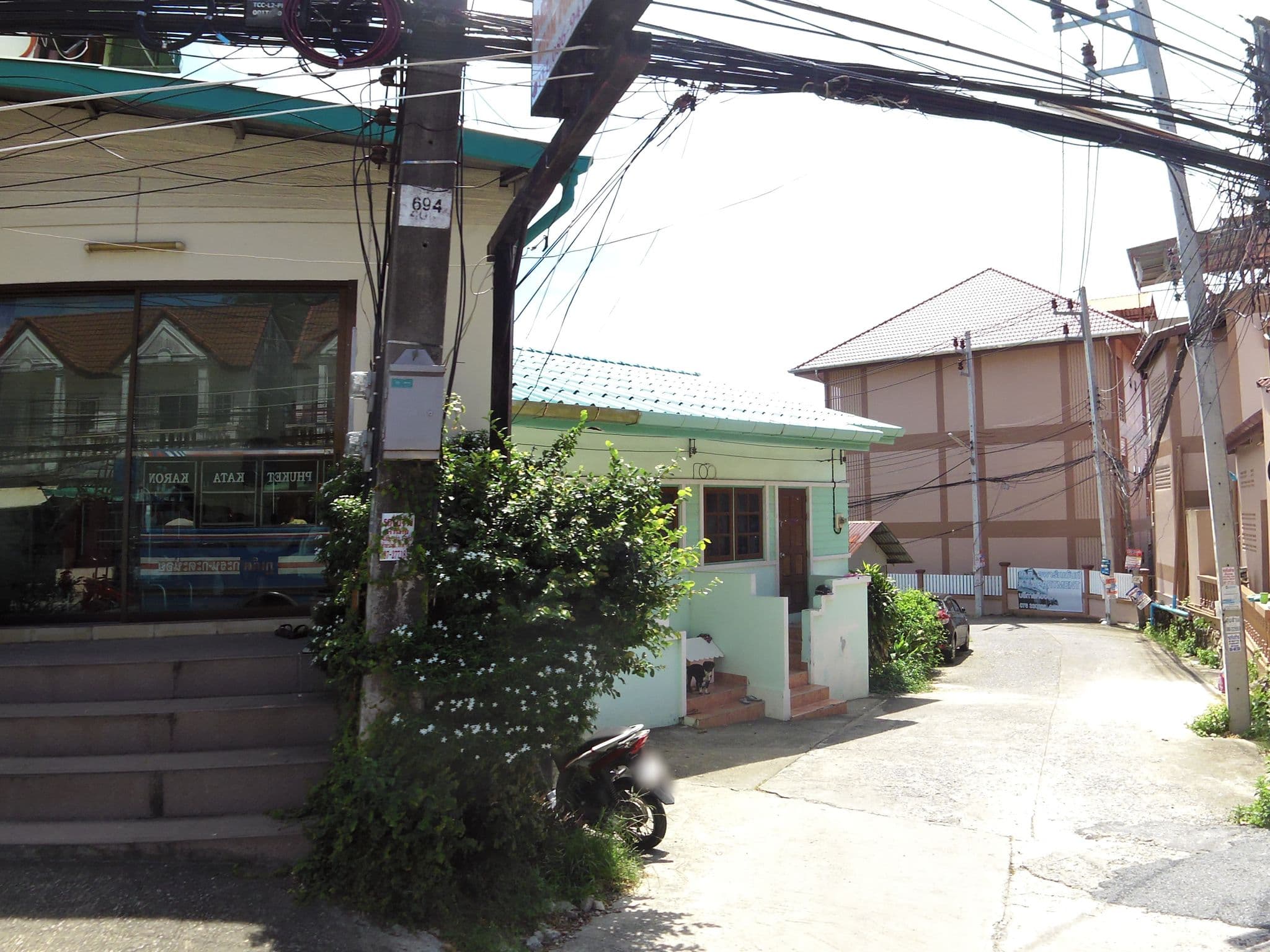 Street view near กะตะ แฮปปี้เฮ้าส์, Ban Kata — © skillsy (CC BY-SA · Mapillary)