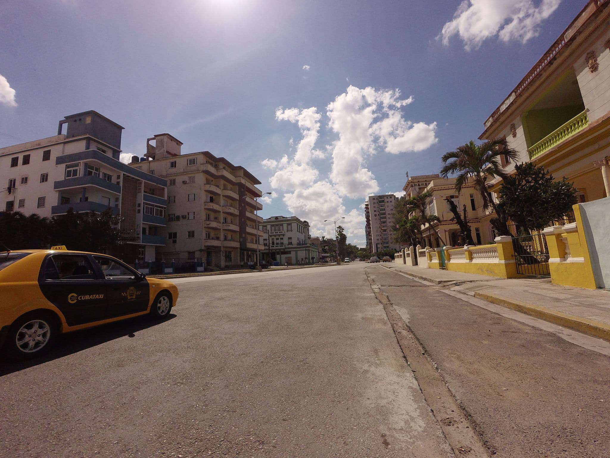 Street view near Casa Diana y Hector, Vedado