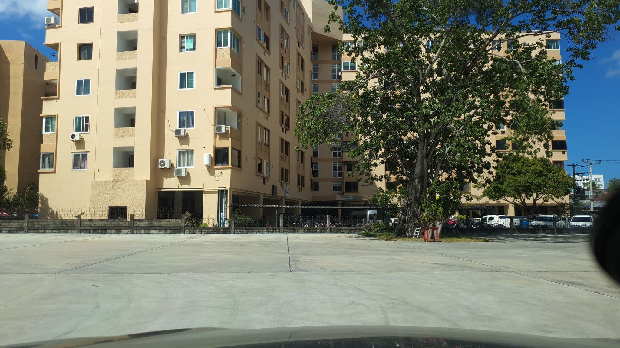 Street view near swimming pool at Bauman Residence, Patong — © jrcarlsen (CC BY-SA · Mapillary)