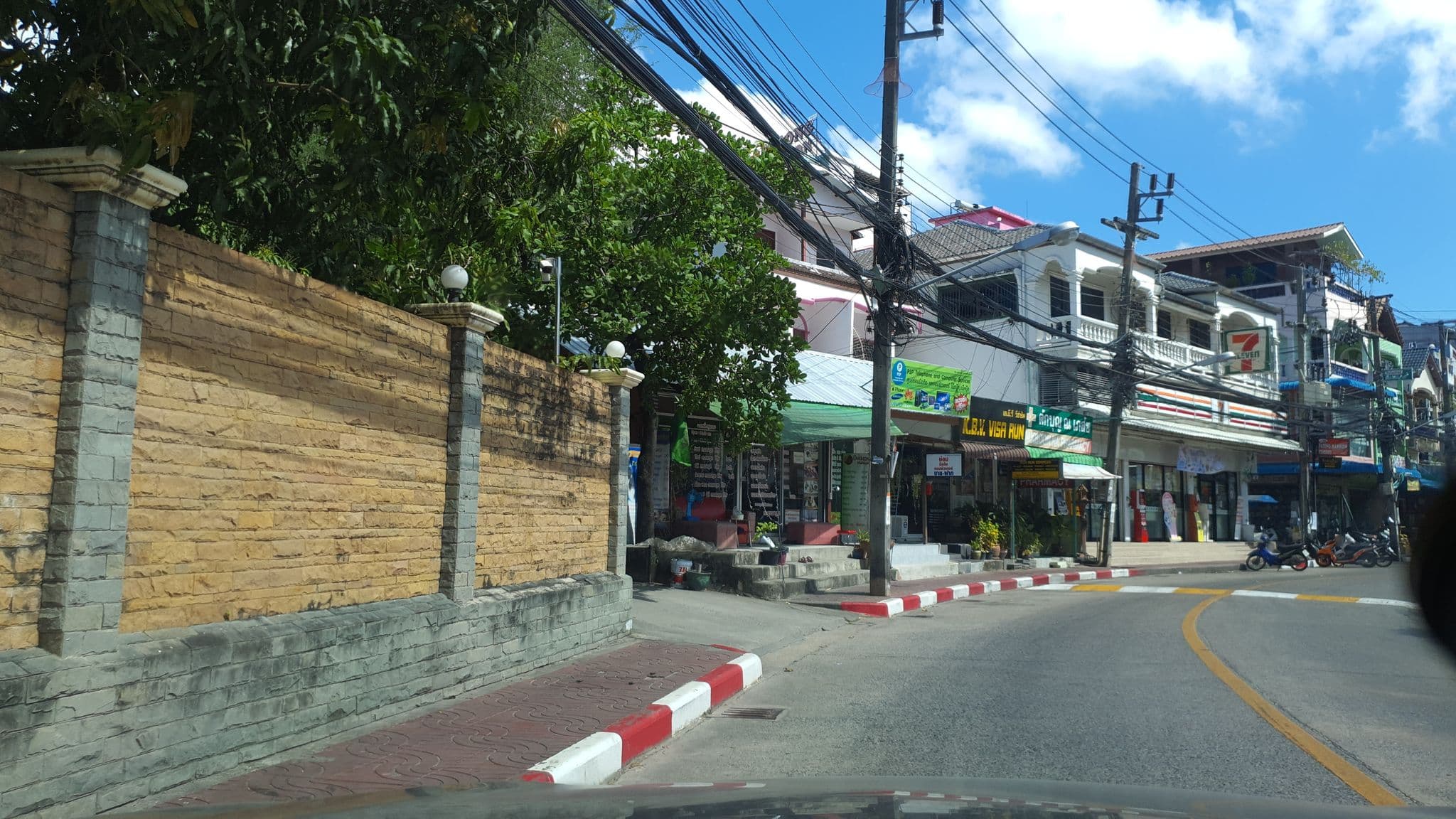 Street view near Baan Wanphen, Patong — © jrcarlsen (CC BY-SA · Mapillary)